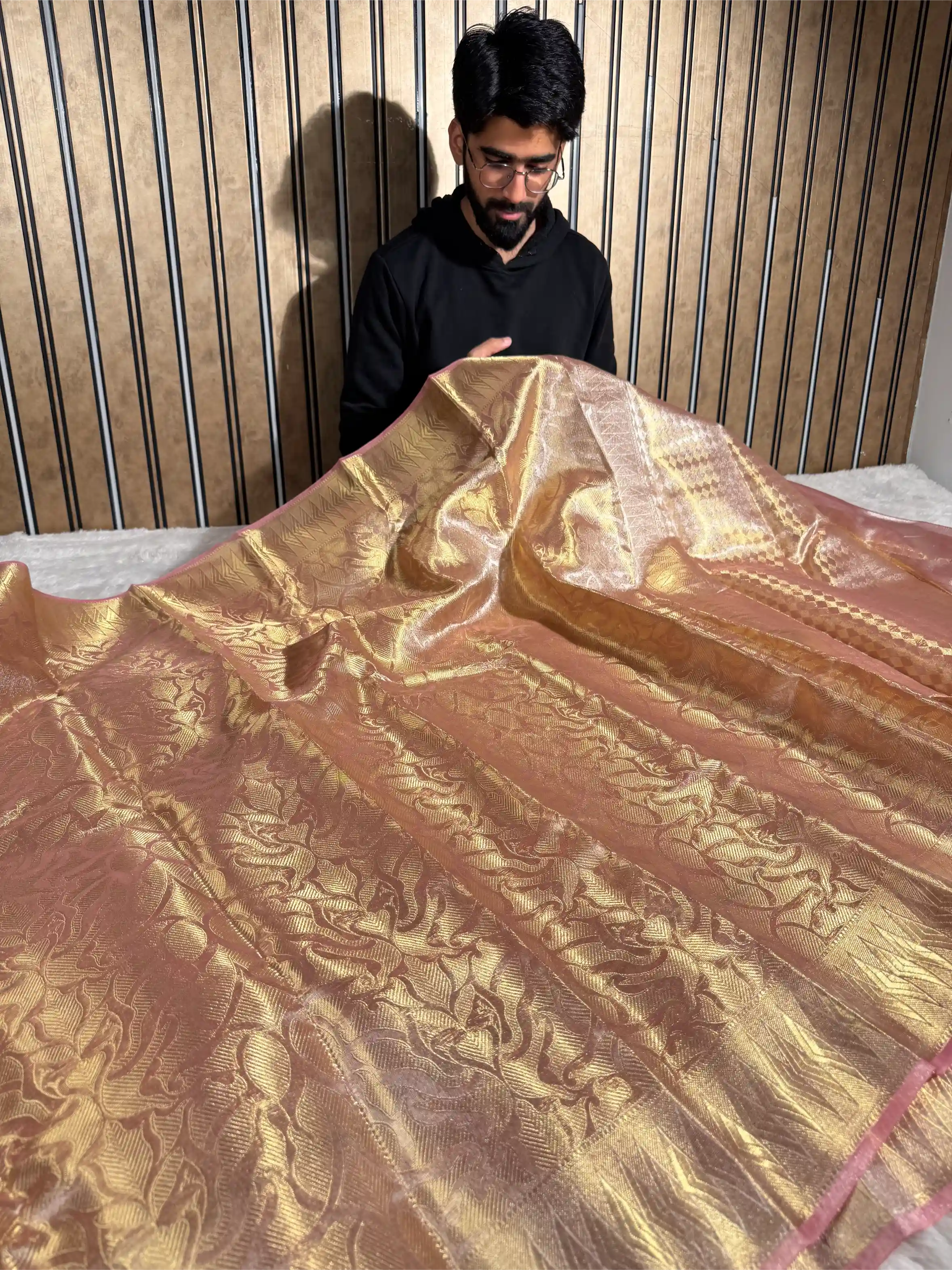 Mauve Pink Tissue Silk Jacquard Weave Banarasi Saree