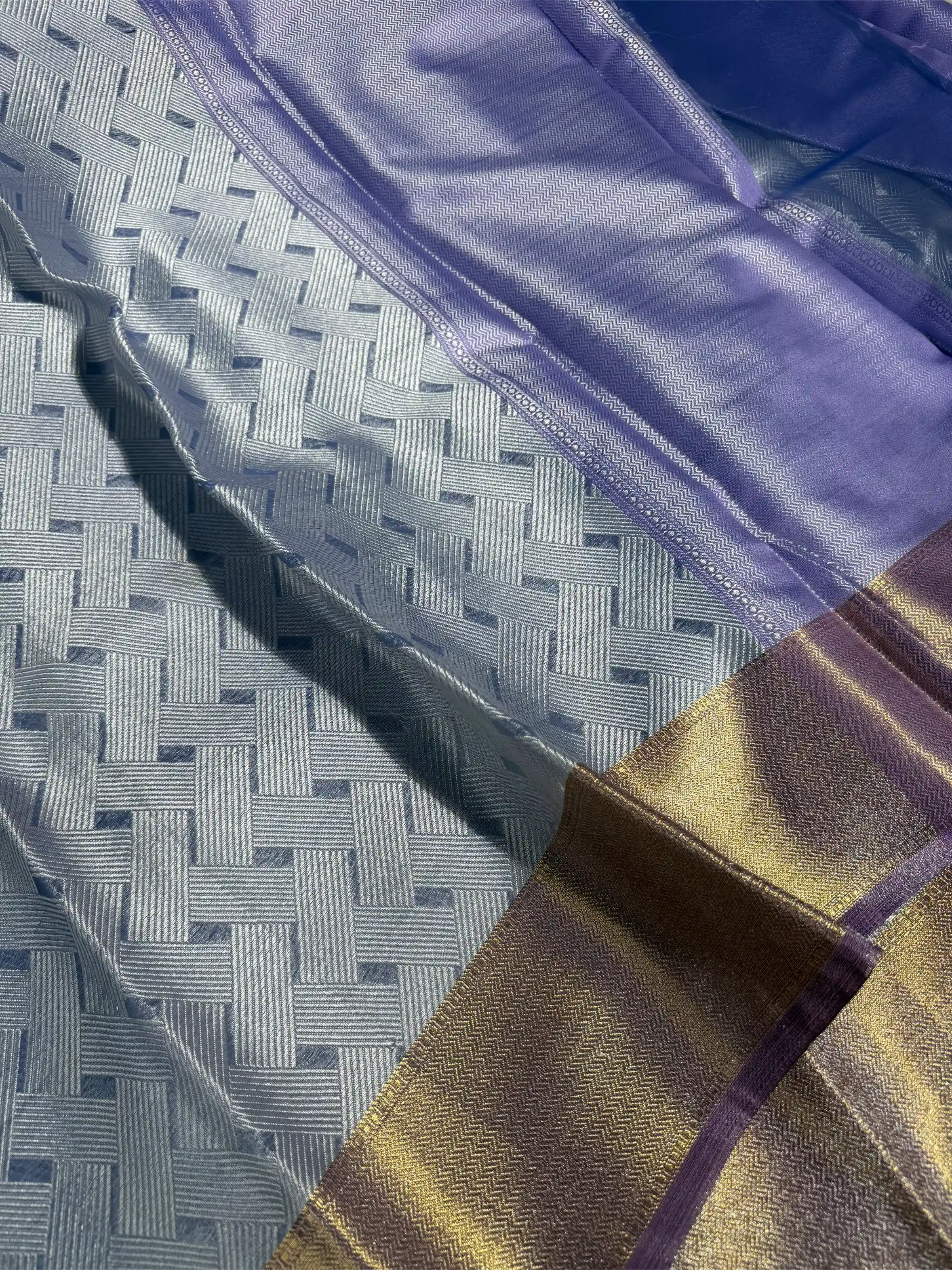 Dual Shaded Voilet Tissue Silk Embossed Banarasi Saree