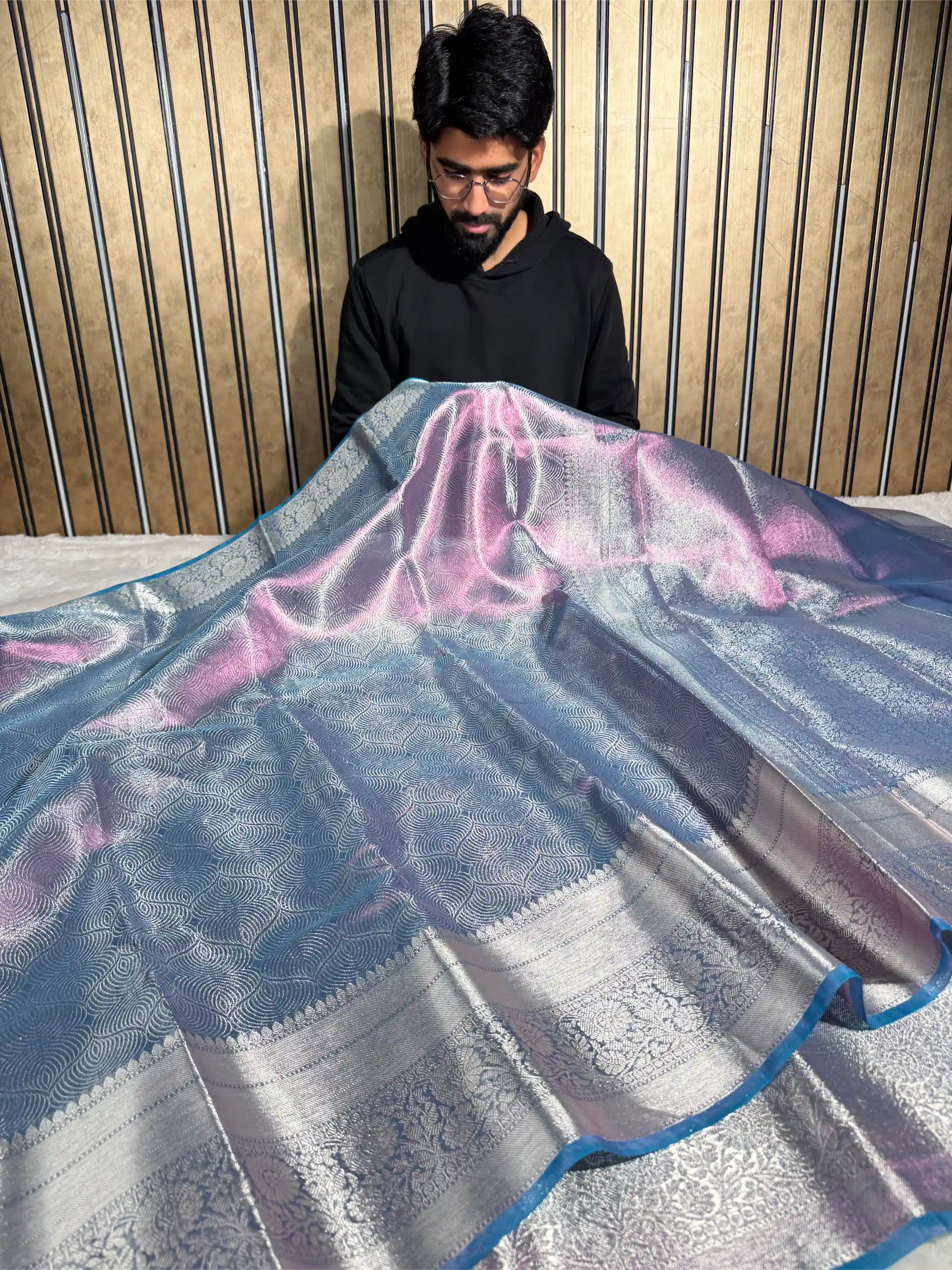 Dual Shaded Tissue Silk Embossed Weave Banarasi Saree