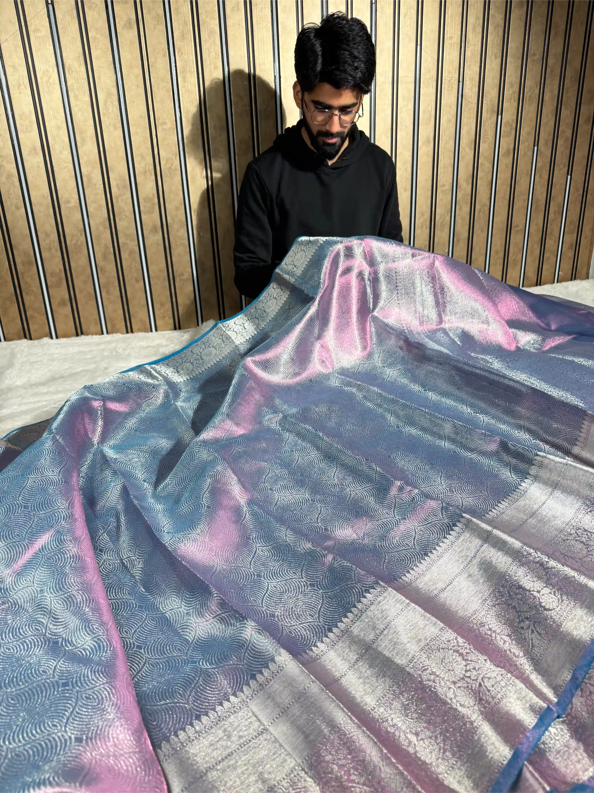 Dual Shaded Tissue Silk Embossed Weave Banarasi Saree