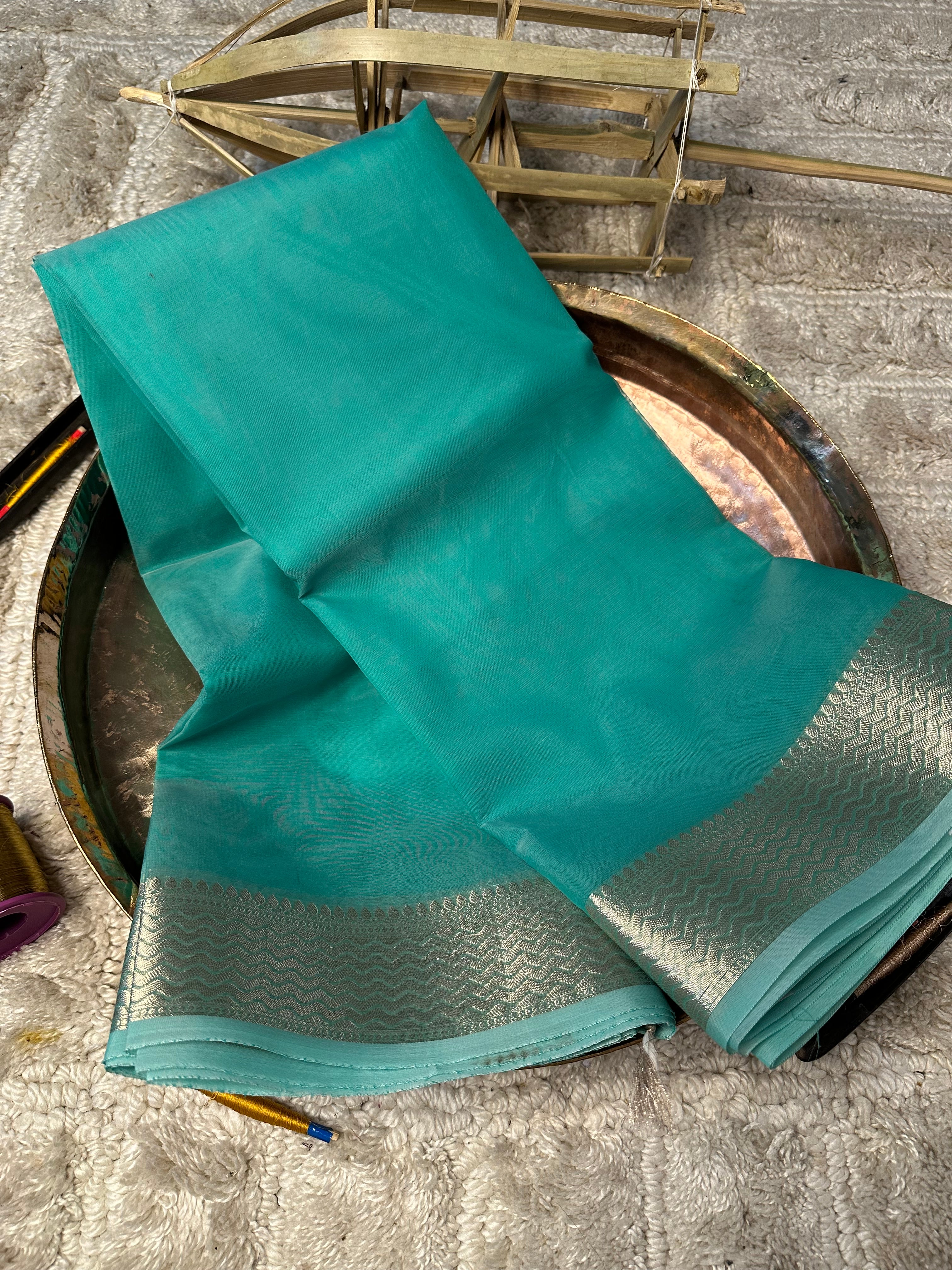 Contemporary Weave Kora Soft Silk Banarasi Saree