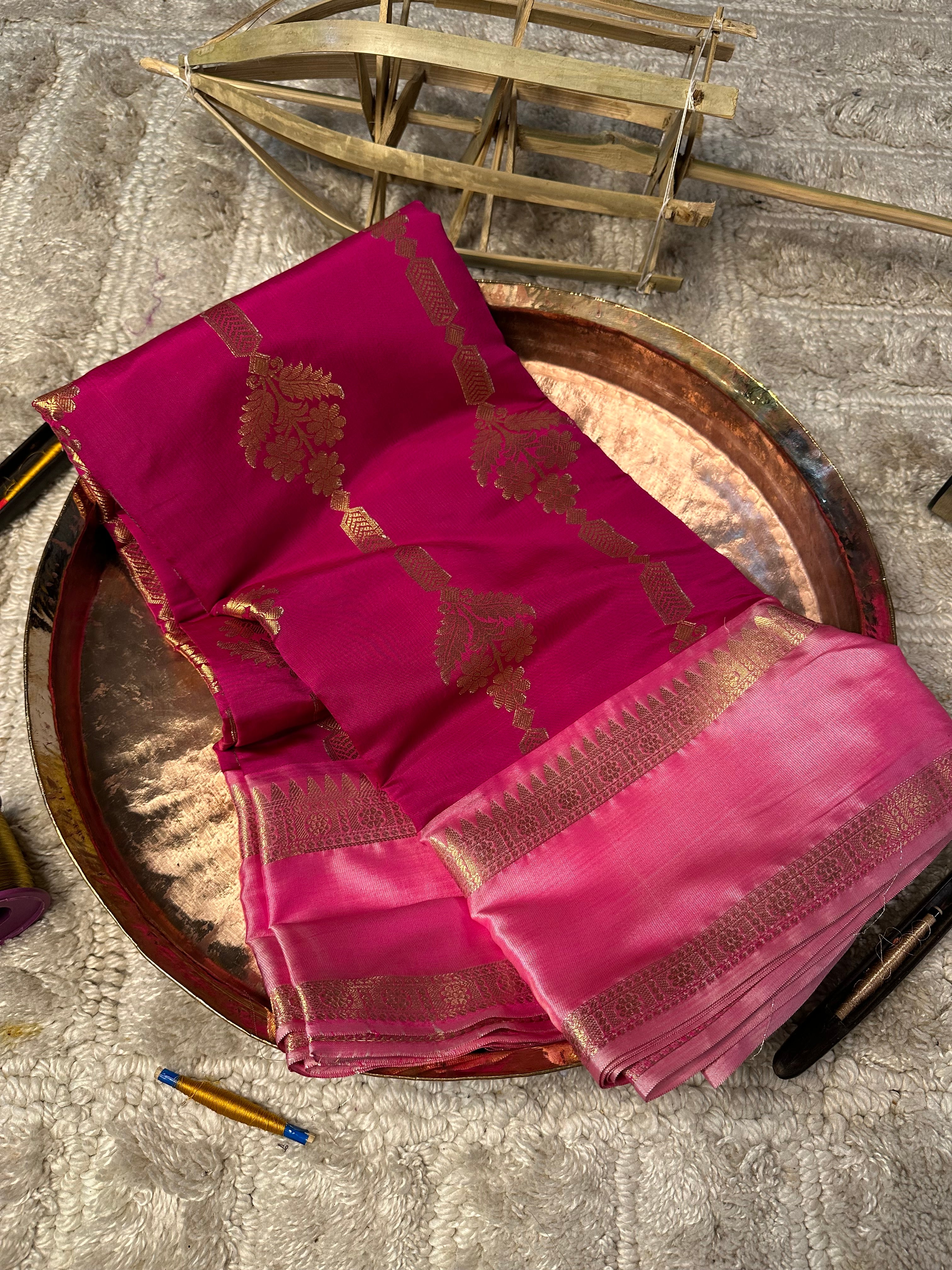 Contemporary Weave Kora Soft Silk Banarasi Saree