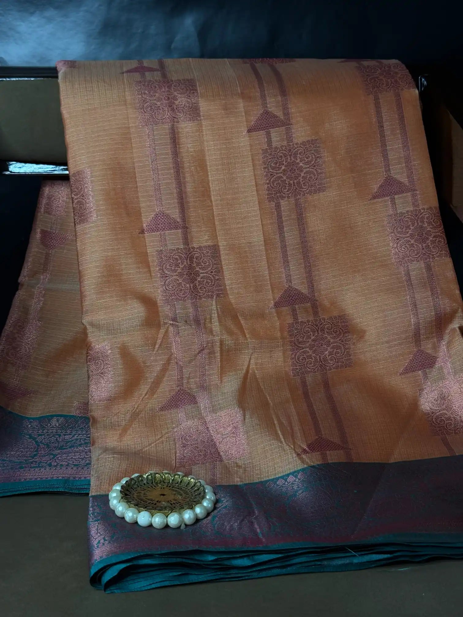 Eccentric Traditional Softsilk Banarasi saree