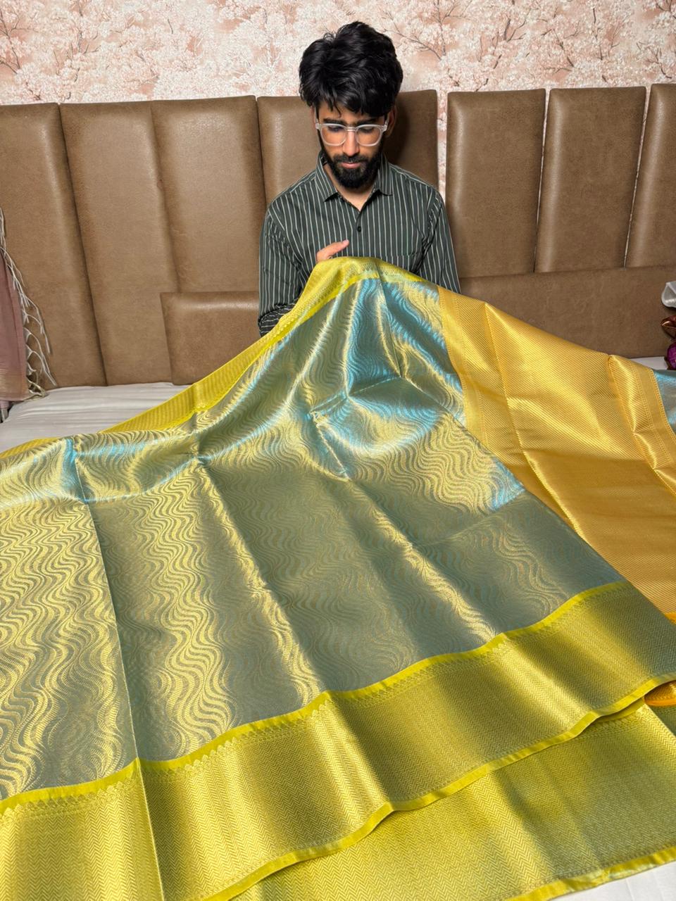 Metallic Firozi Leheriya Weave Tissue Saree