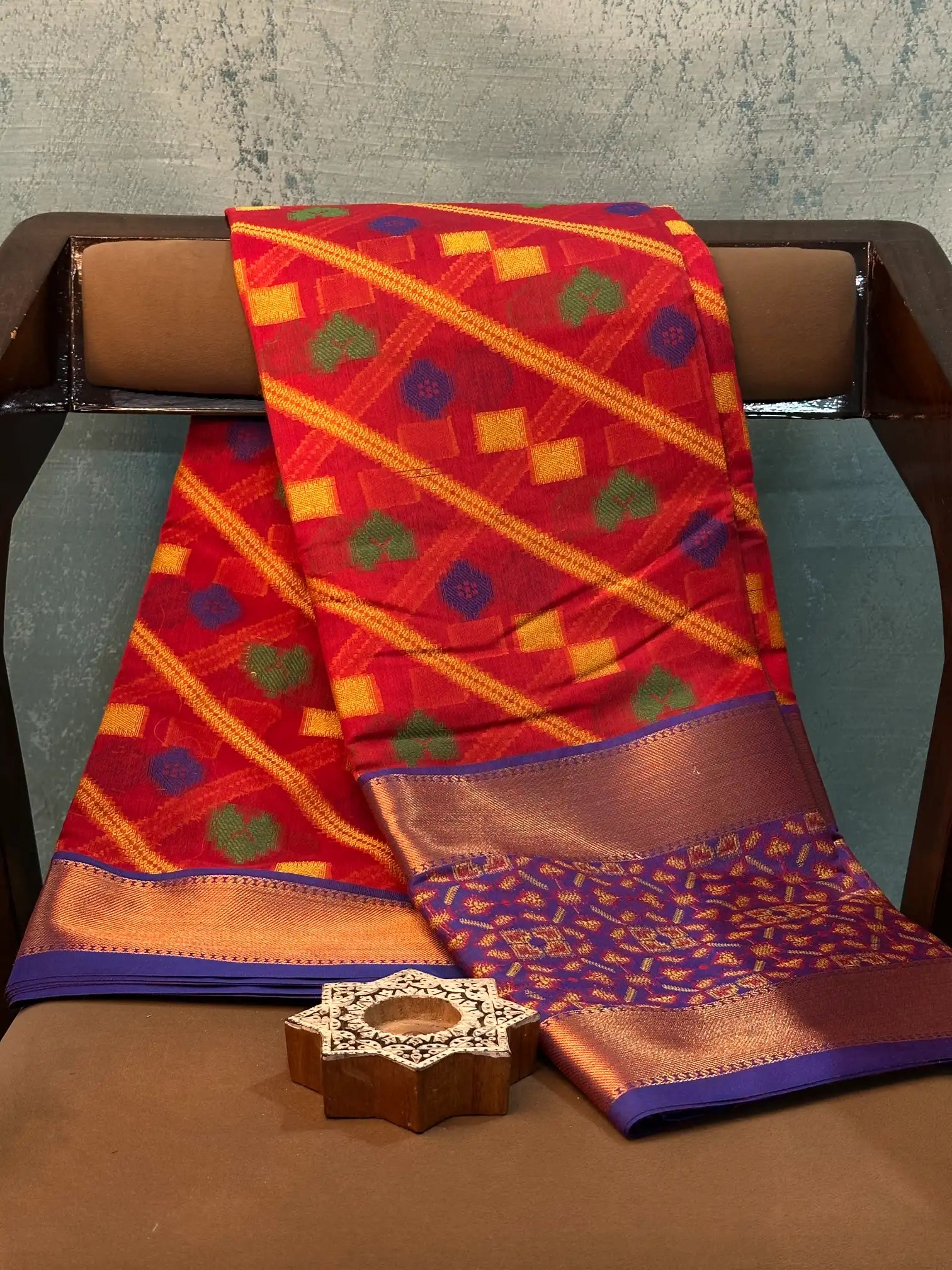 Contemporary Weave Kora Tissue Silk Banarasi Saree