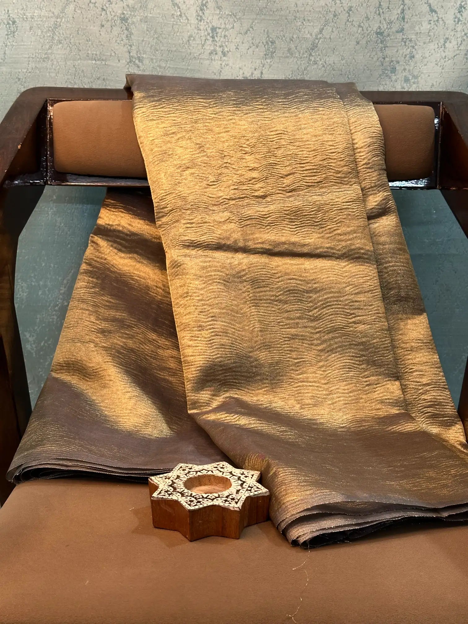 Contemporary Weave Kora Tissue Silk Banarasi Saree