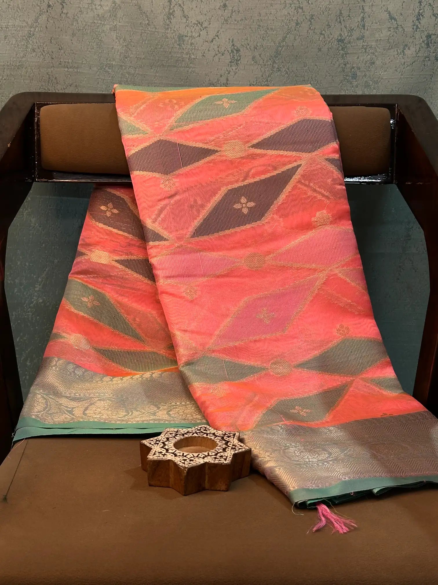 Contemporary Weave Kora Tissue Silk Banarasi Saree