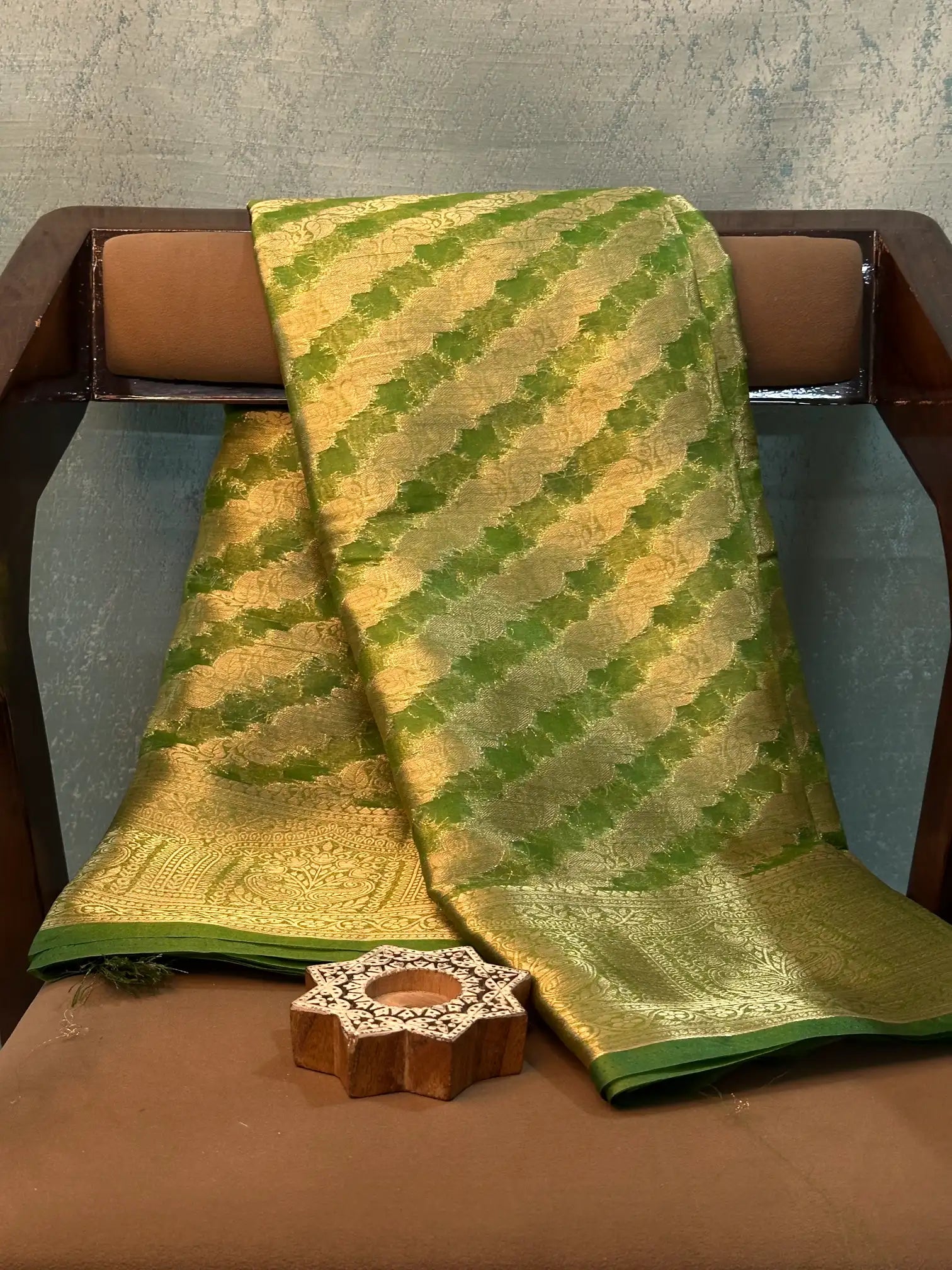 Contemporary Weave Kora Tissue Silk Banarasi Saree