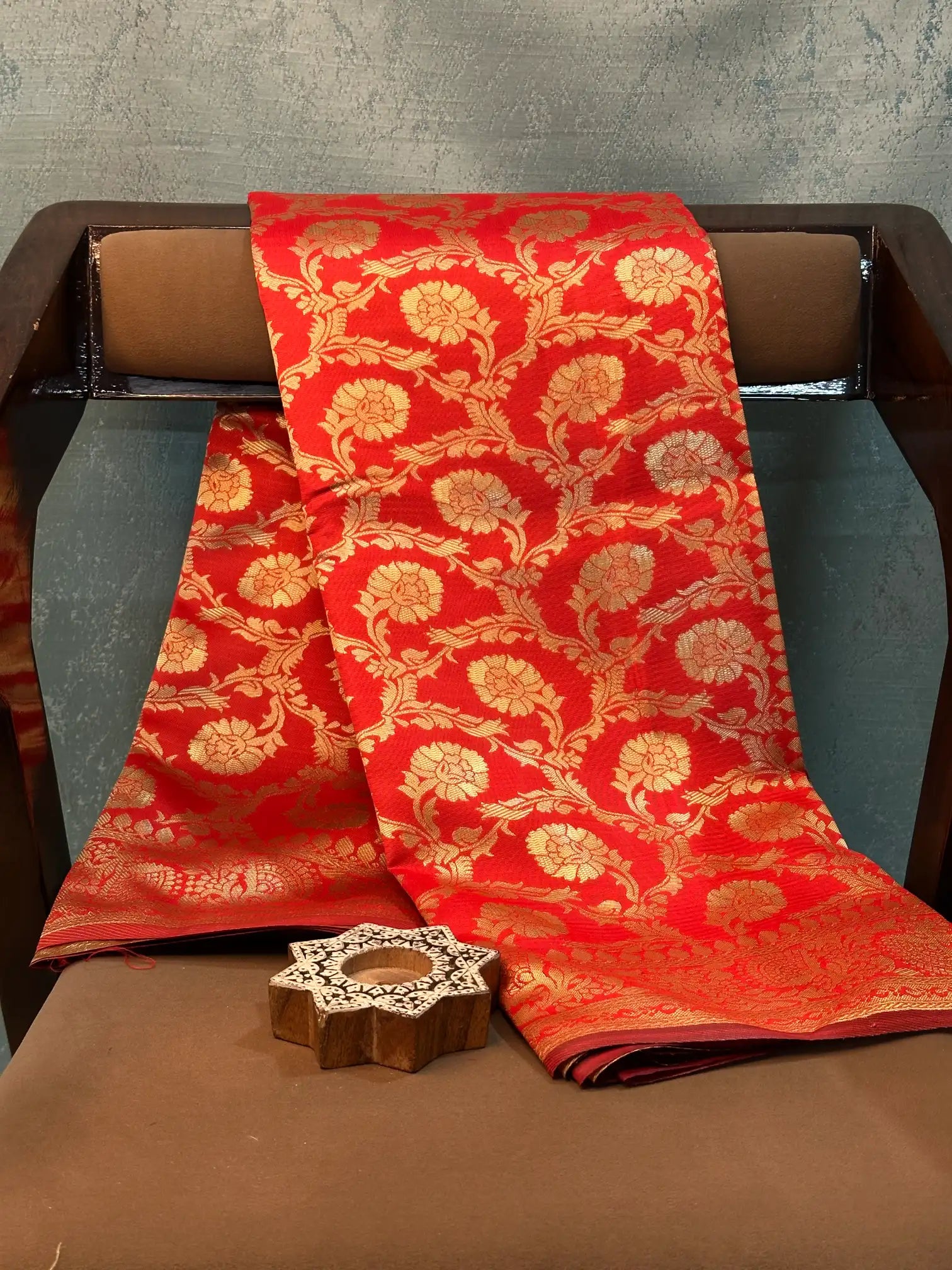 Contemporary Weave Kora Tissue Silk Banarasi Saree