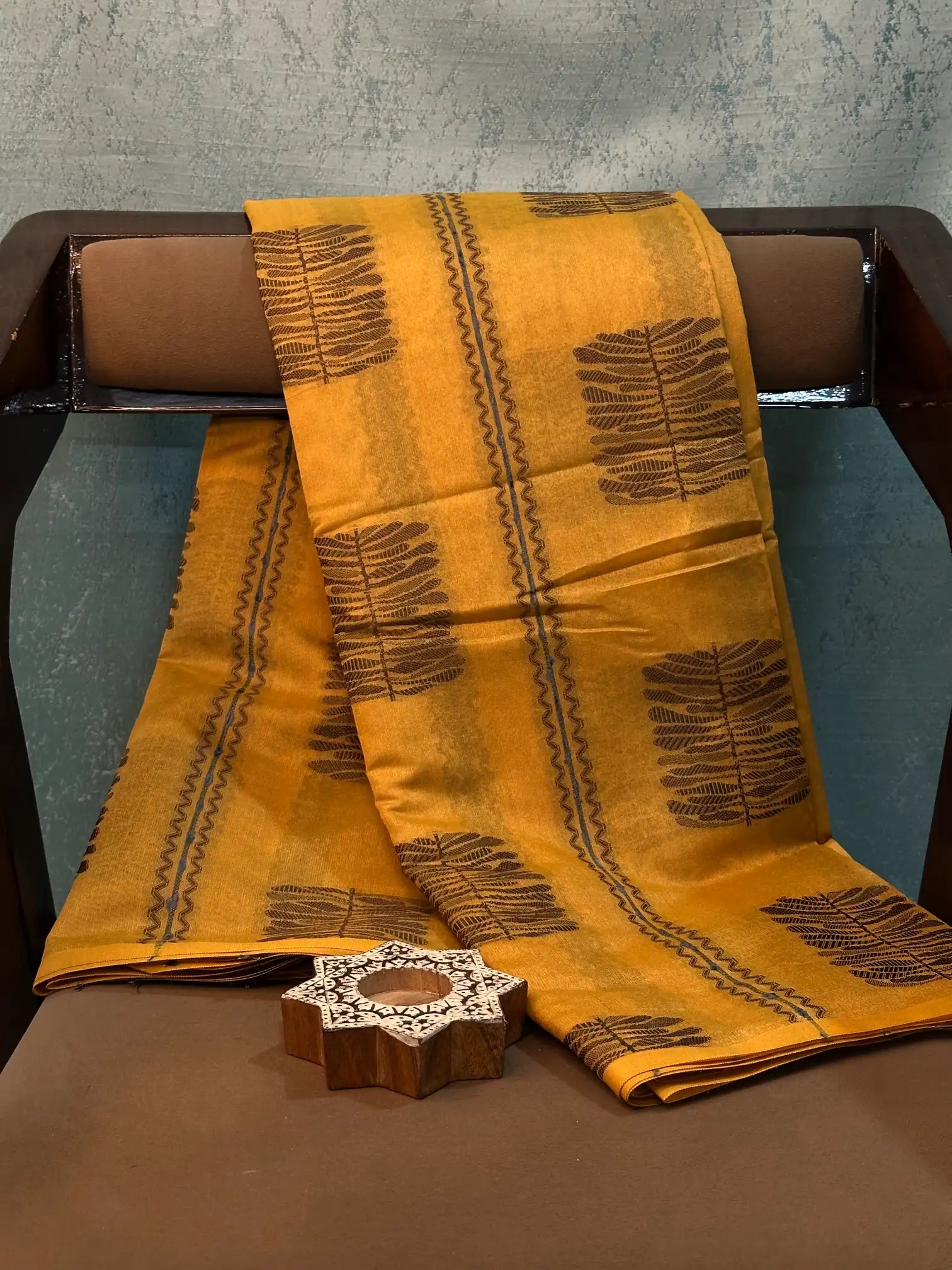 Contemporary Weave Kora Tissue Silk Banarasi Saree