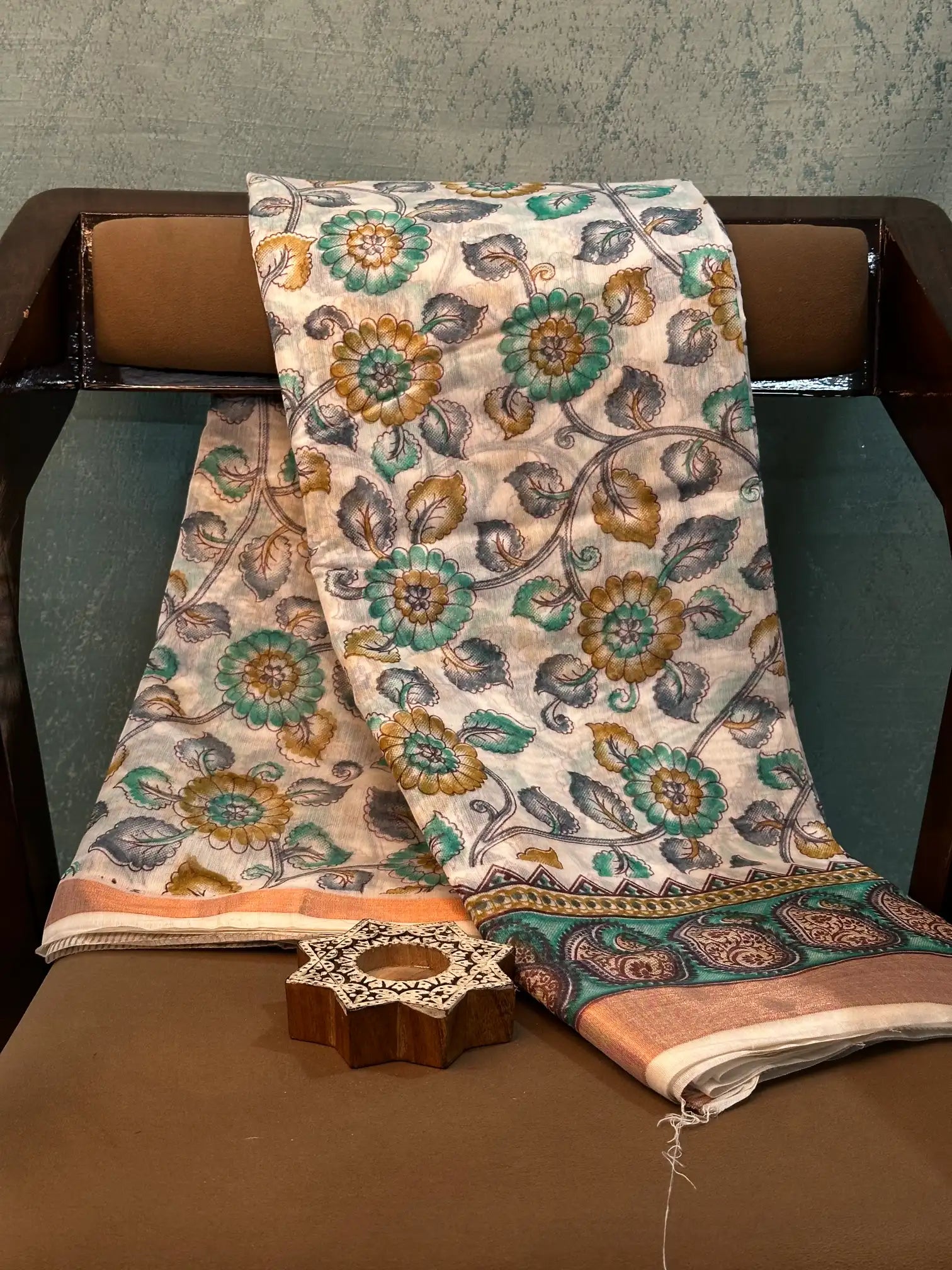 Contemporary Weave Kora Tissue Silk Banarasi Saree