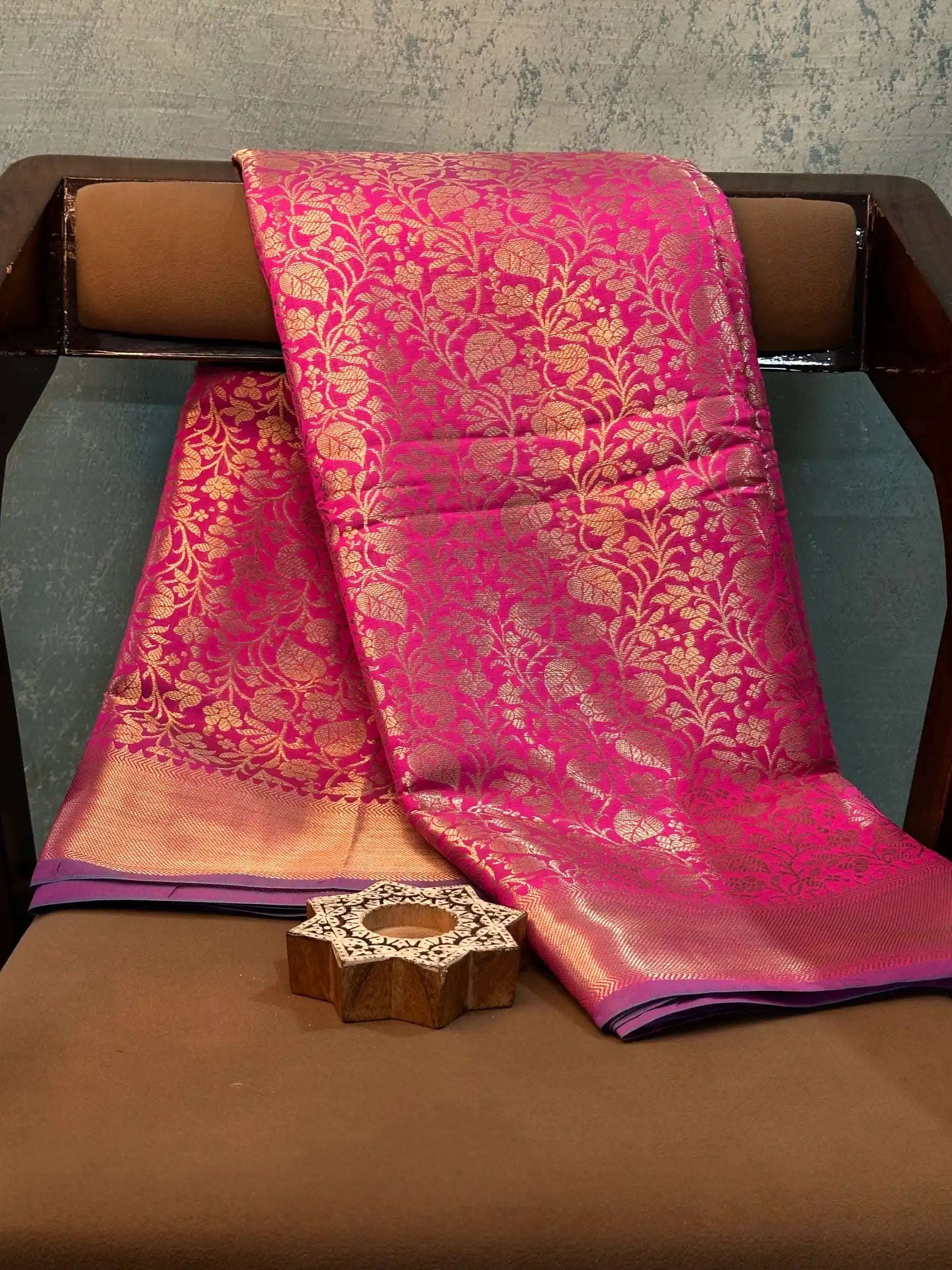 Contemporary Weave Kora Tissue Silk Banarasi Saree