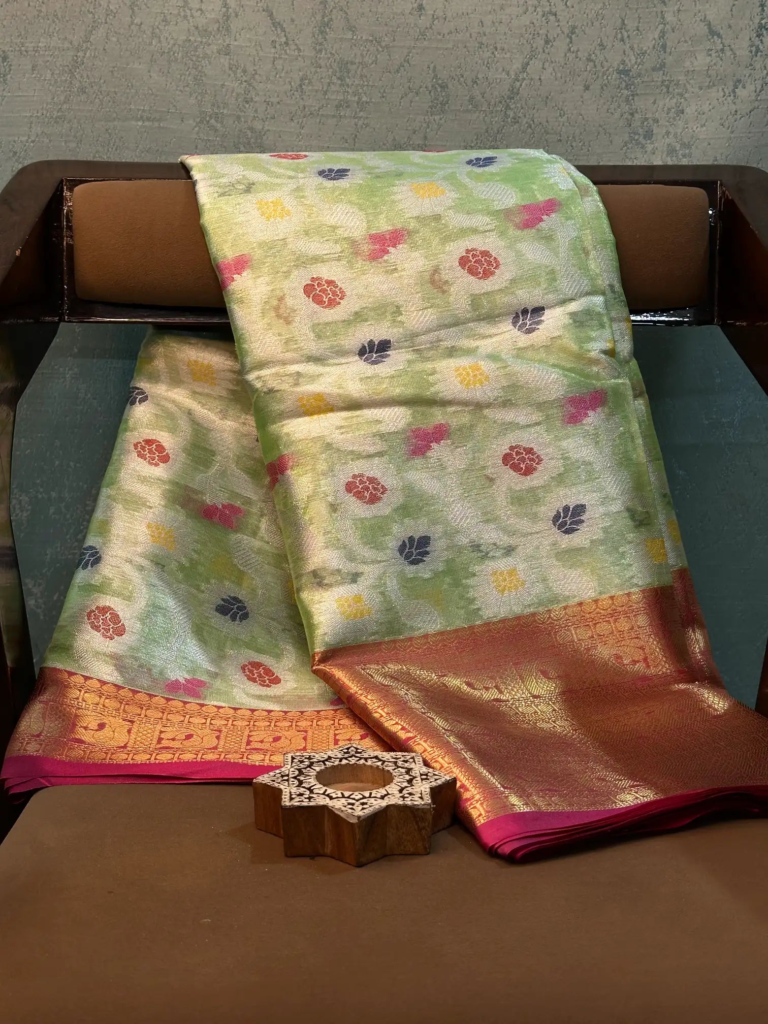 Contemporary Weave Kora Tissue Silk Banarasi Saree