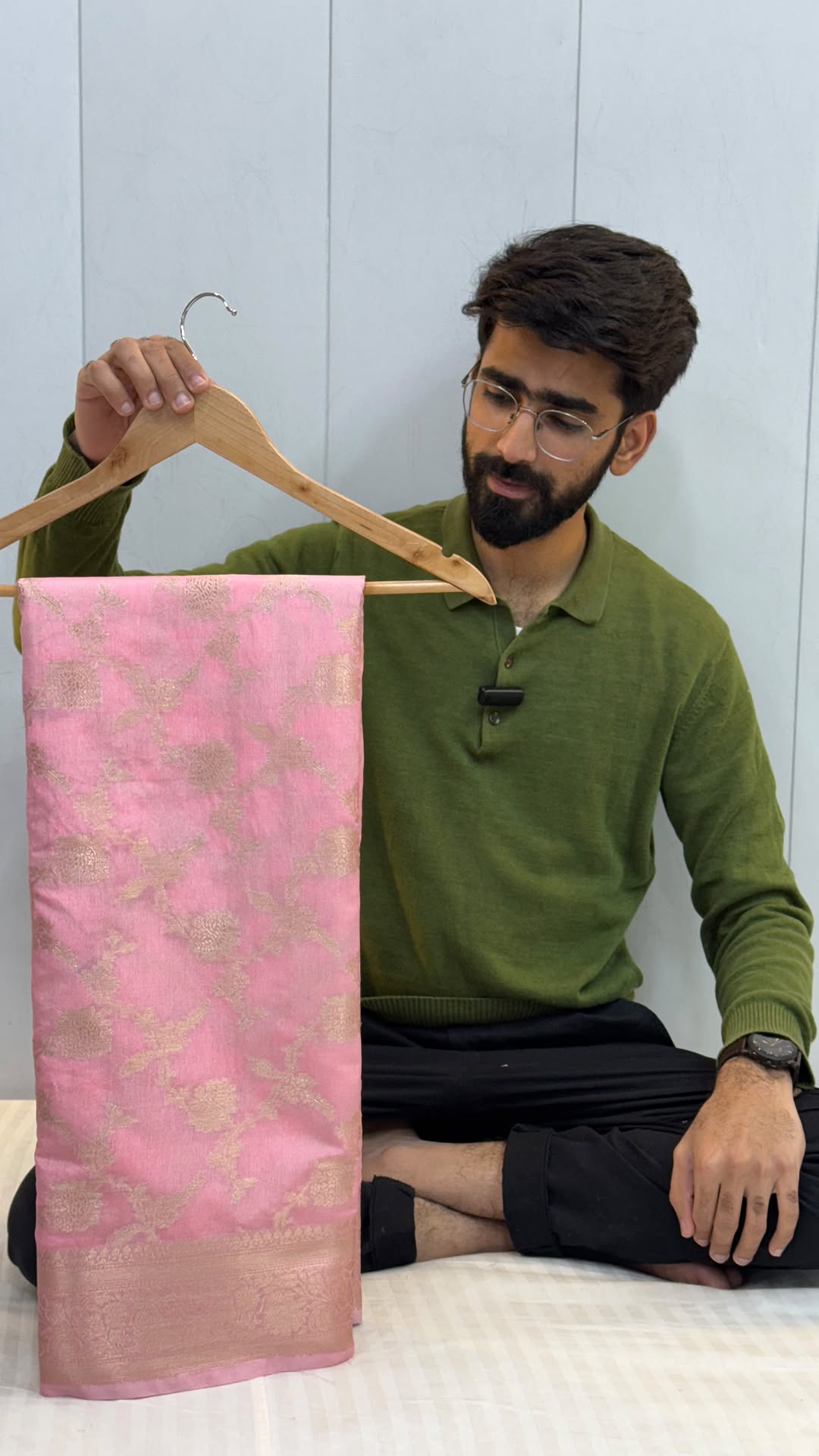 Baby Pink Chiniya Silk Golden Zari Floral Weave Banarasi Saree
