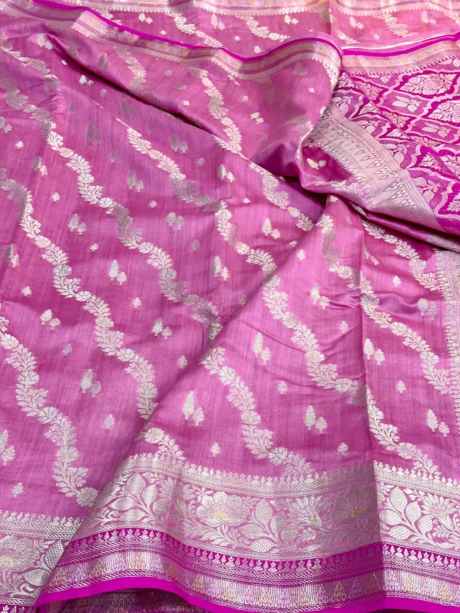 Barbie Pink Pure Chiniya Silk Leheriya Pattern Banarasi Saree