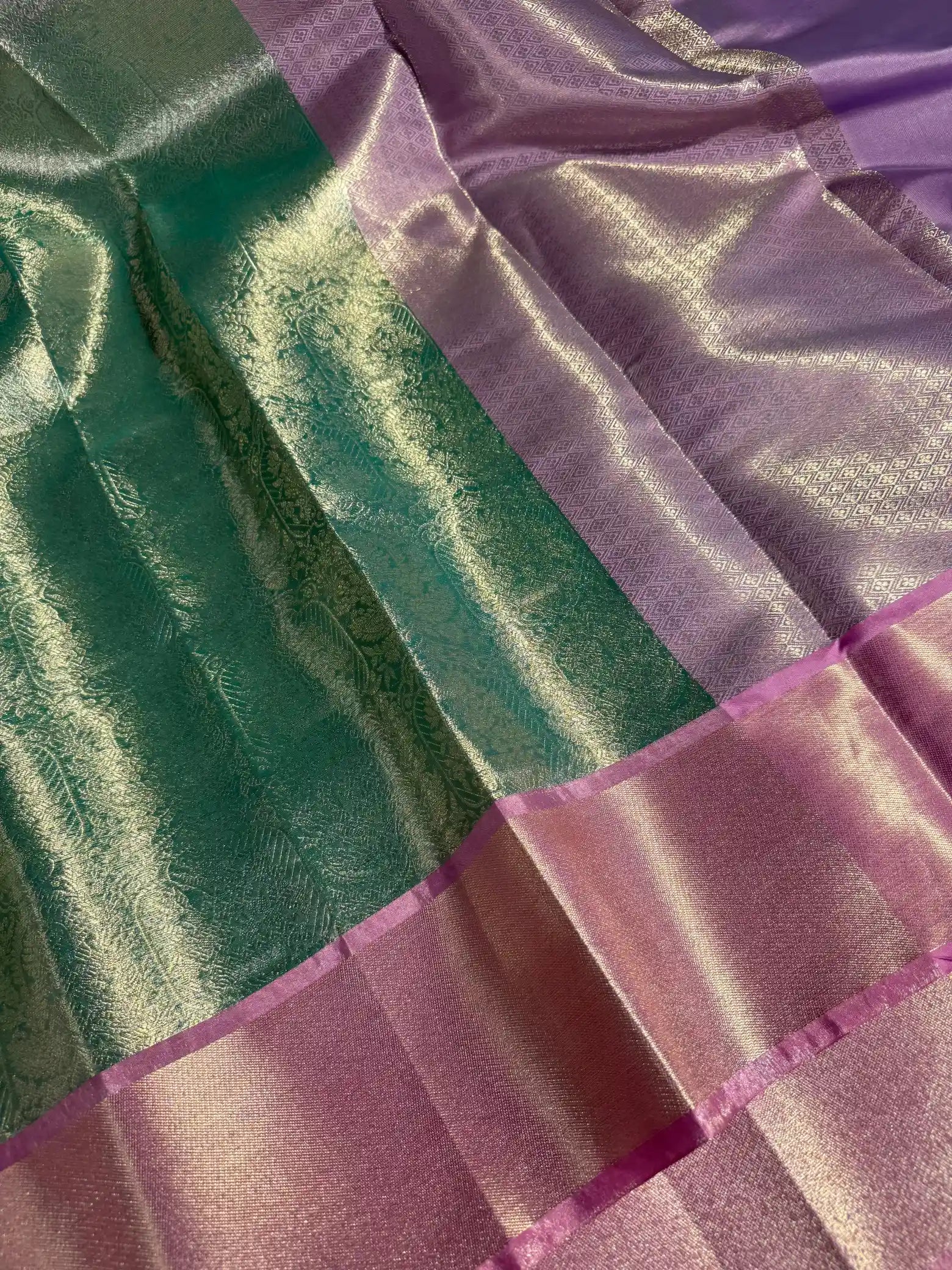 Beautiful Contrast Shade in Kanjivaram Embossed Tissue Silk Saree