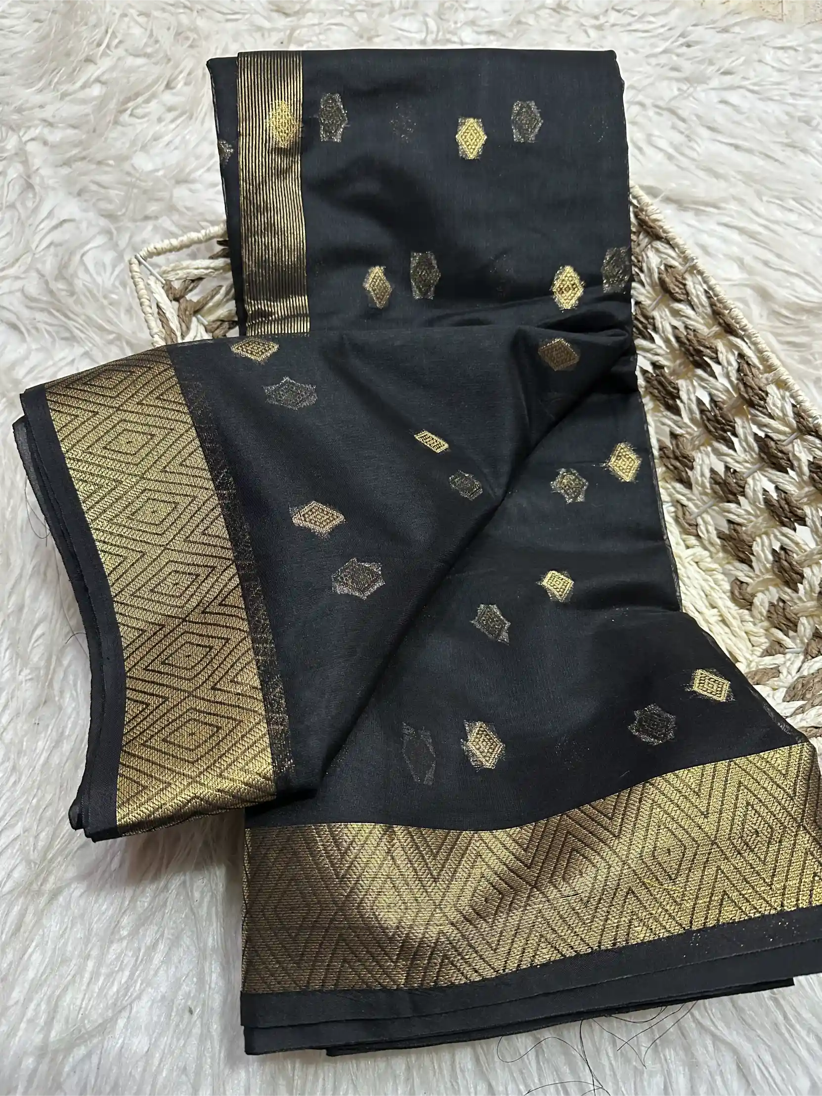Beautiful Softsilk Eccentric Weave Banarasi Saree