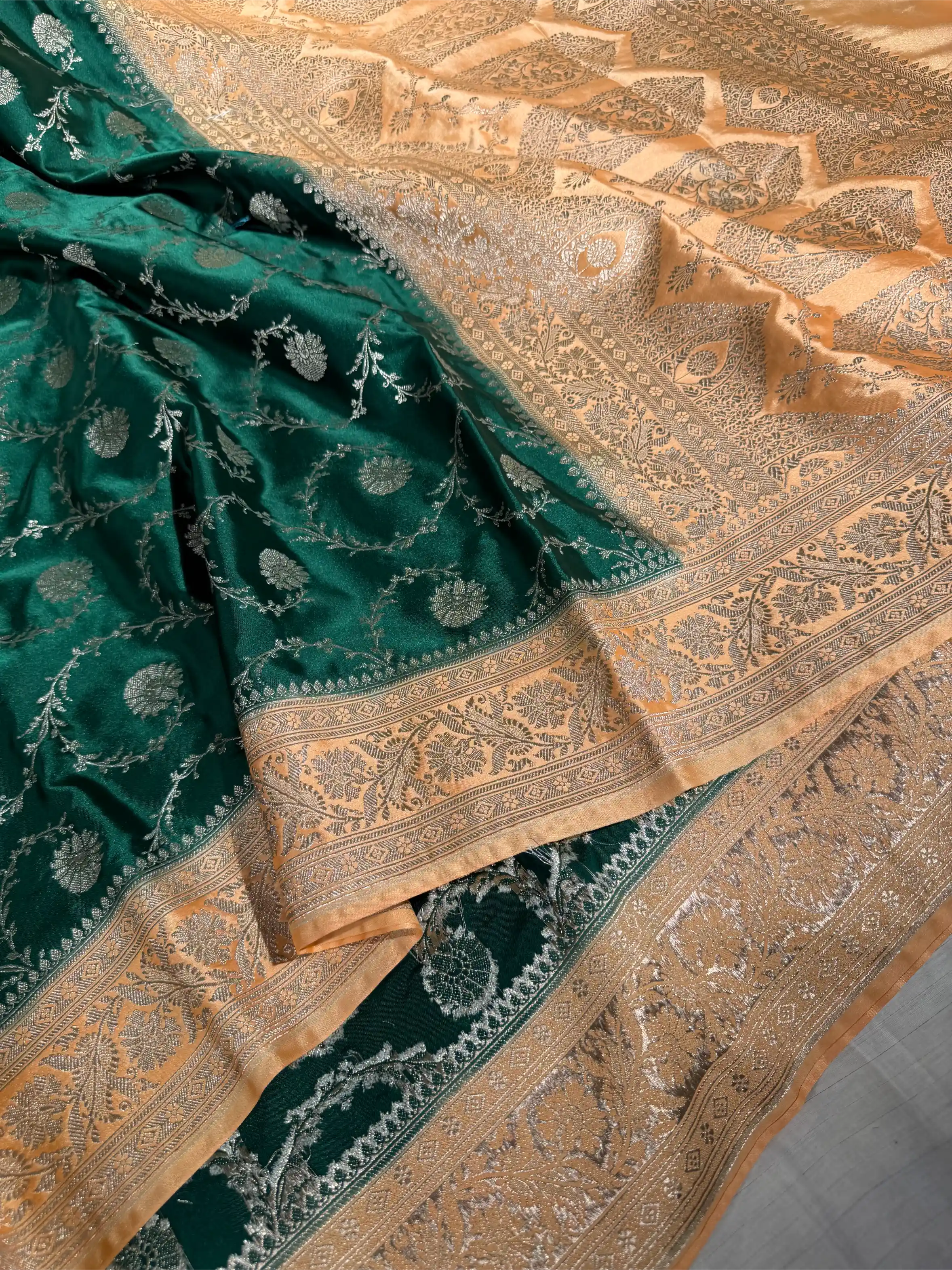 Bottle Green Contrast Mashru Katan Banarasi Saree