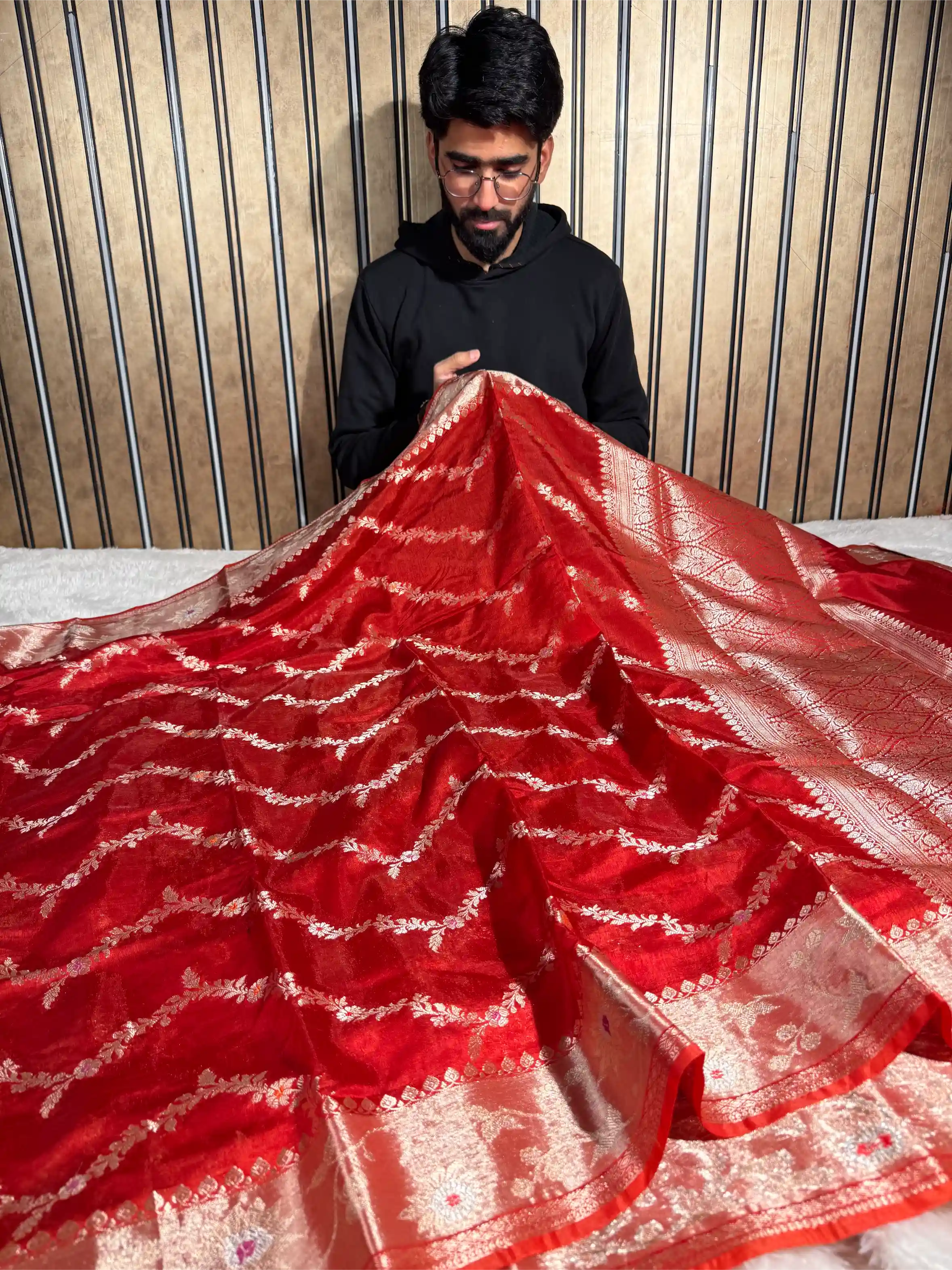 Bridal Red Chinia Silk Eccentric Meenakari Weave Banarasi Saree