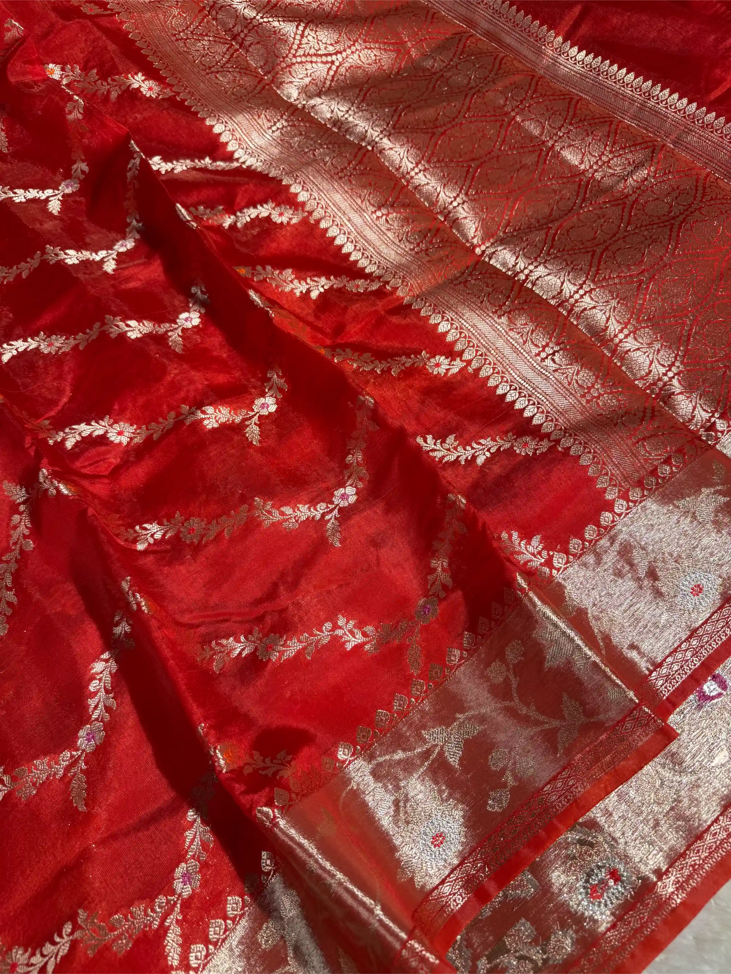 Bridal Red Chinia Silk Eccentric Meenakari Weave Banarasi Saree