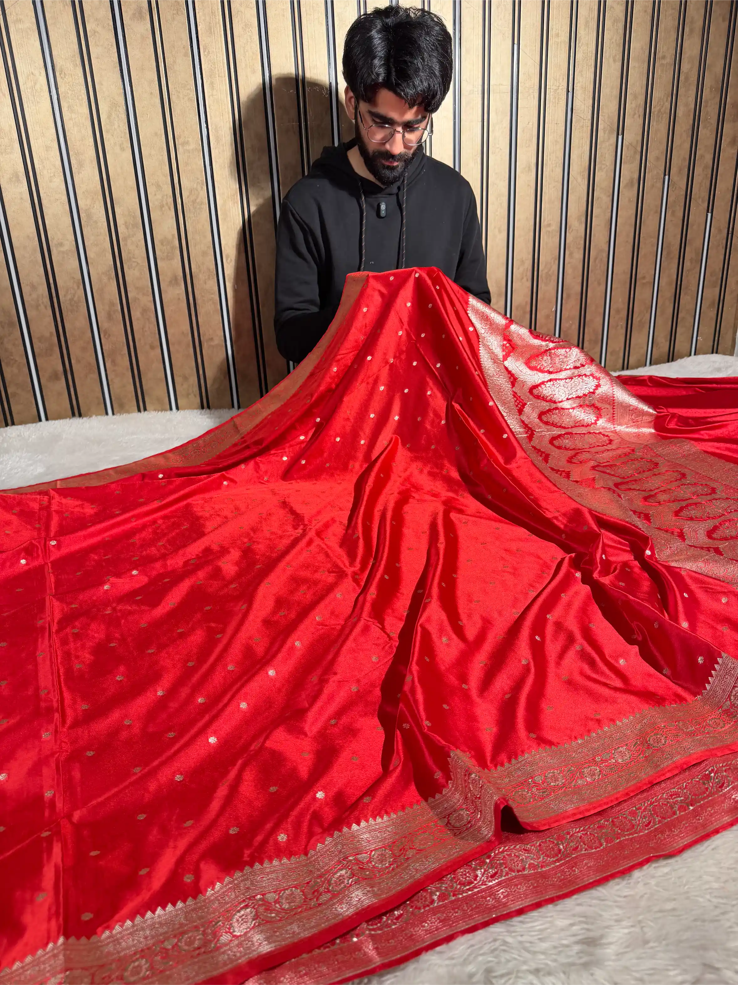 Bridal Red Mashru Katan Silk Traditional Weave Banarasi Saree