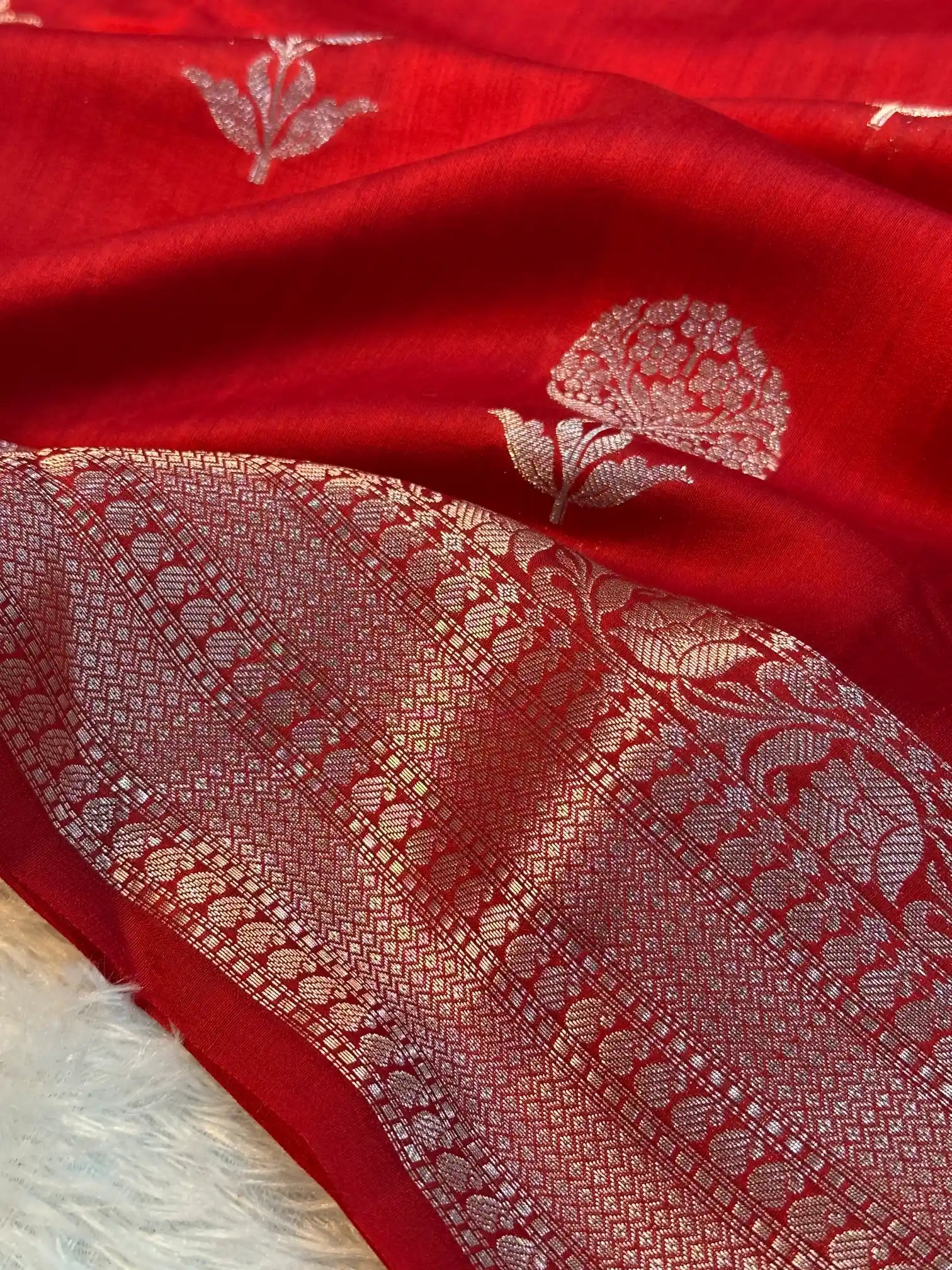 Bridal Red Pure Chiniya Silk Heritage Buta Weave Banarasi Saree