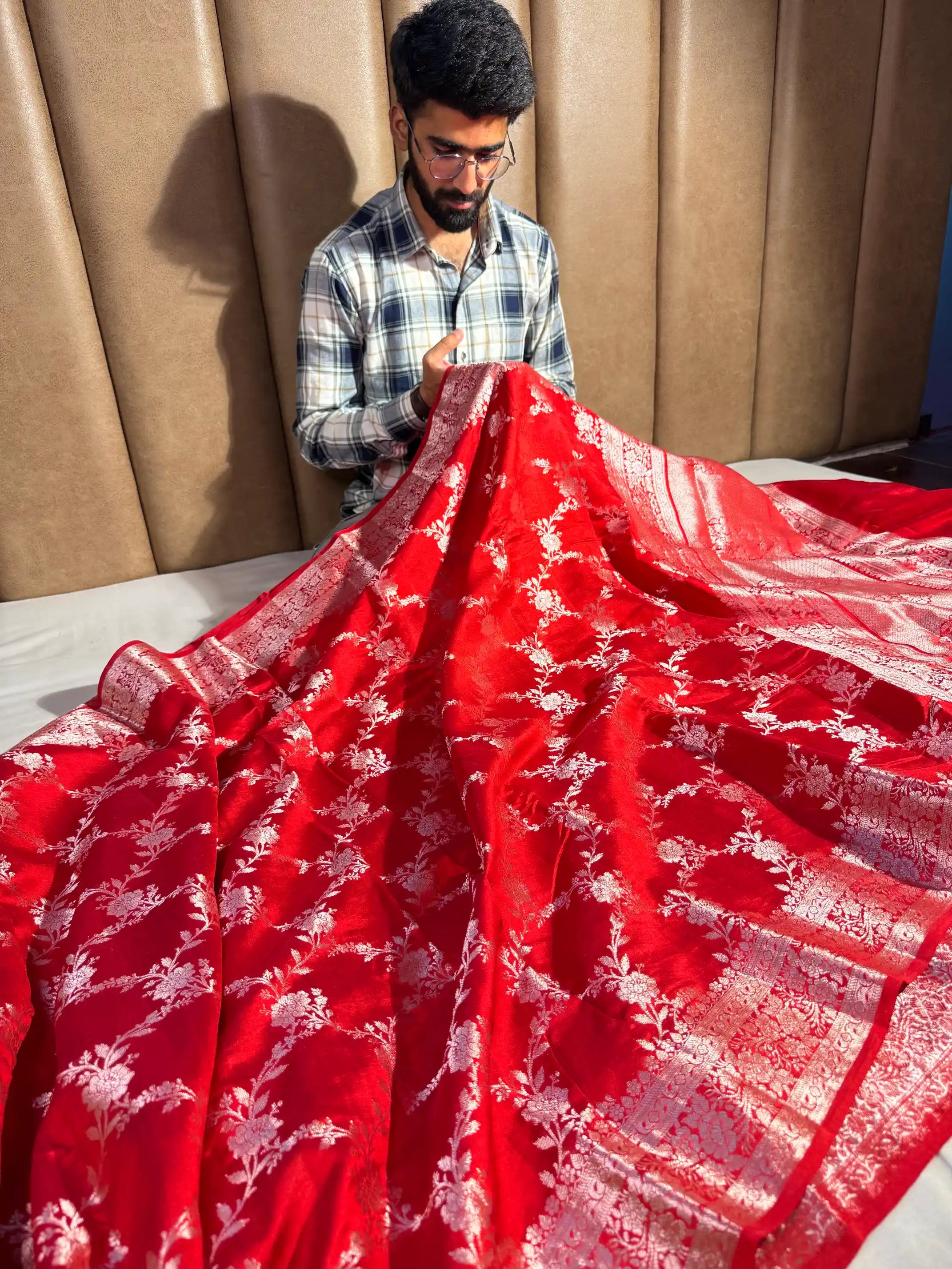 Bridal Red Pure Chiniya Silk Zari Intricate Floral Weave Banarasi Saree