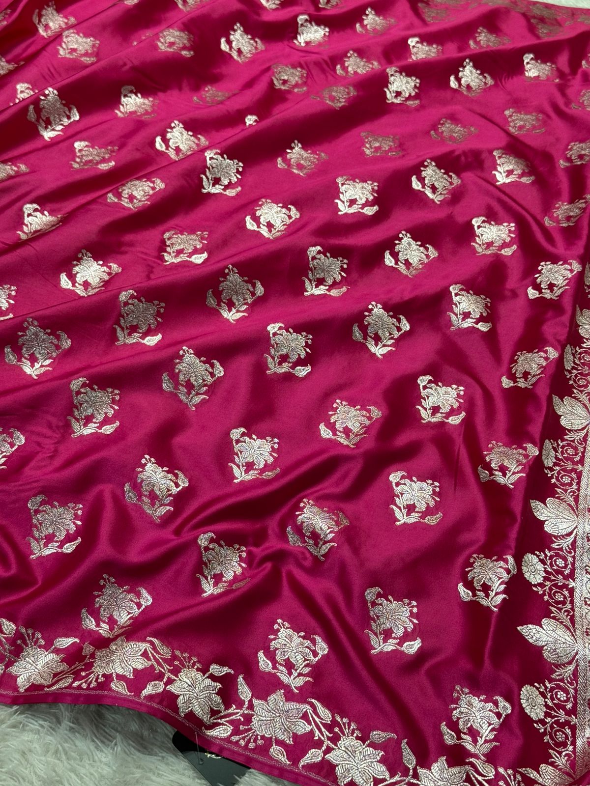 Bright Rani Pink Mashru Katan Silk Traditional Buta Weave Banarasi Saree