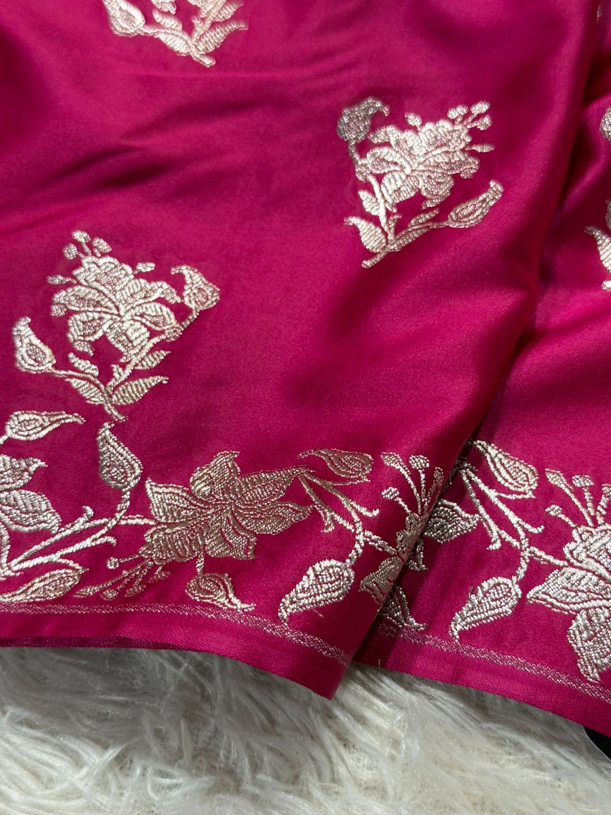 Bright Rani Pink Mashru Katan Silk Traditional Buta Weave Banarasi Saree