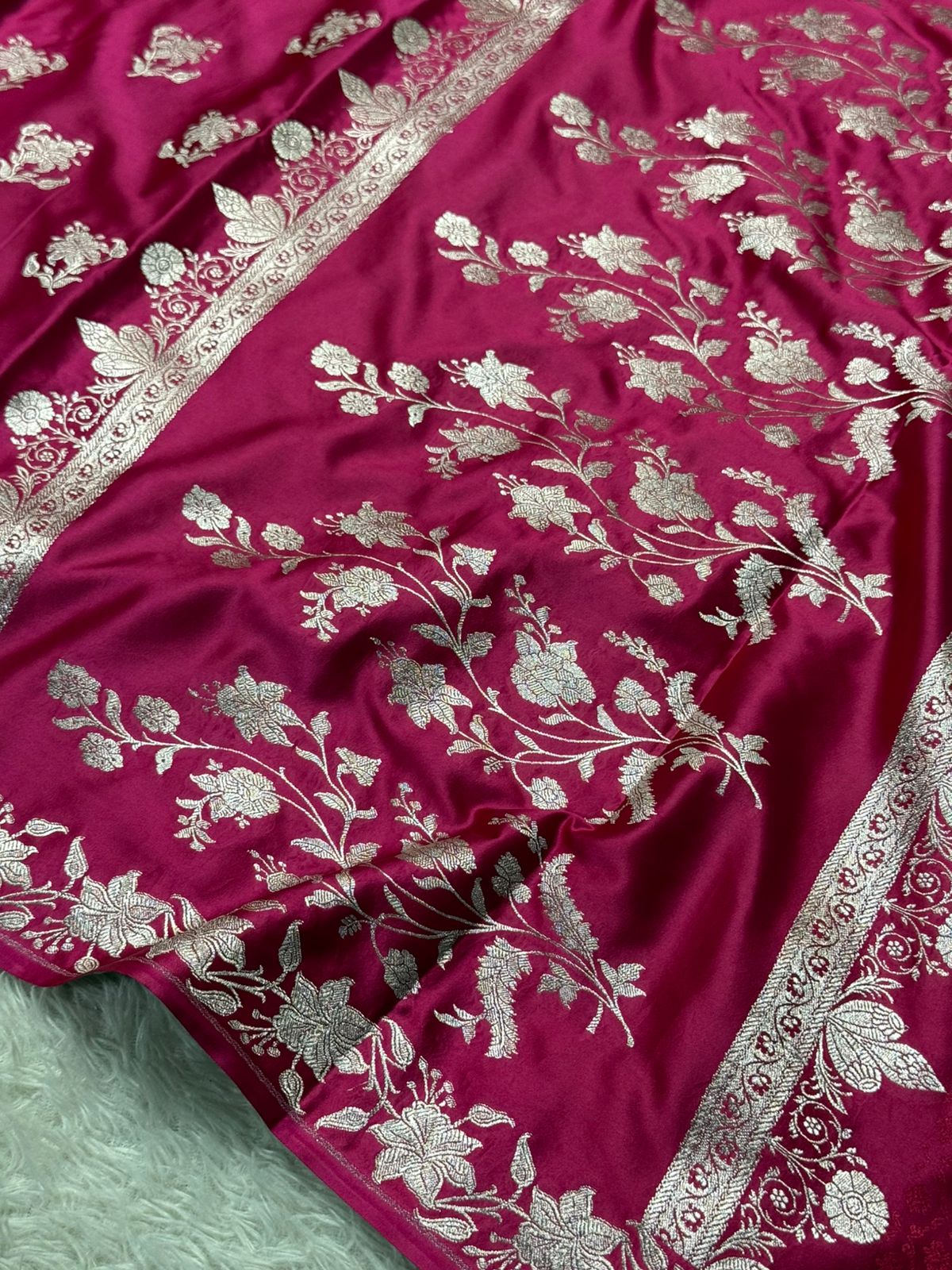 Bright Rani Pink Mashru Katan Silk Traditional Buta Weave Banarasi Saree