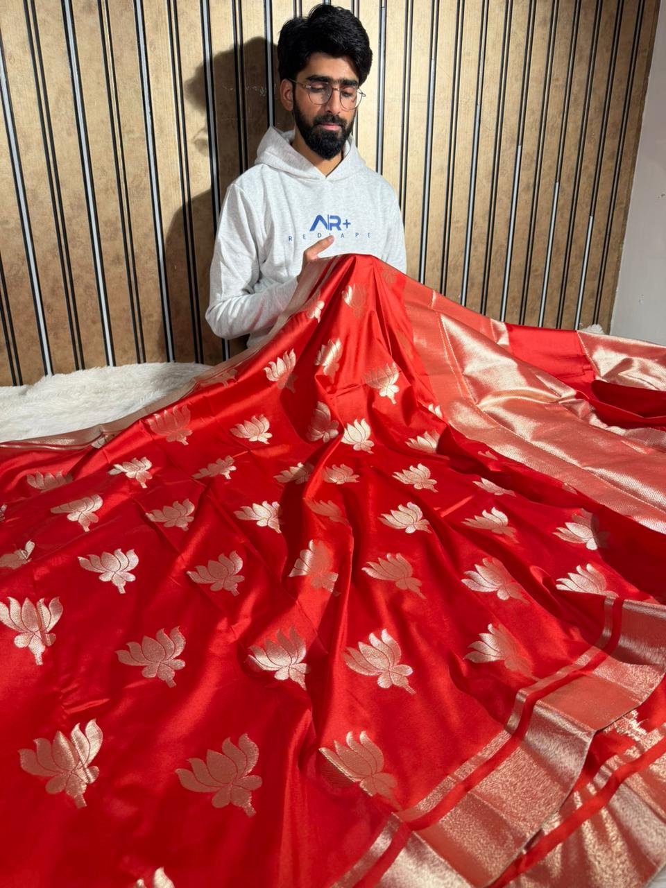 Bright Red Softsilk Lotus Floral Buta Banarasi Saree