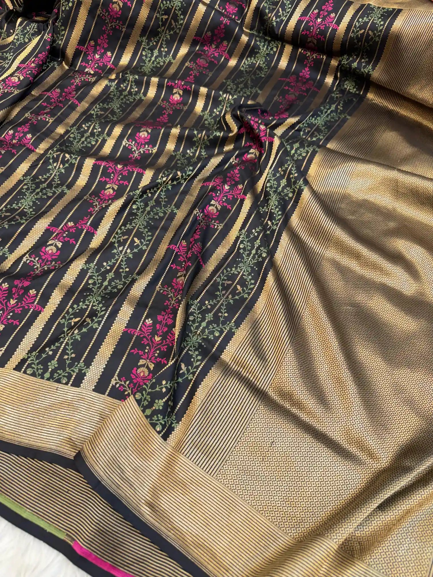 Contemporary Artistic Weave Pure Katan Silk Banarasi Saree