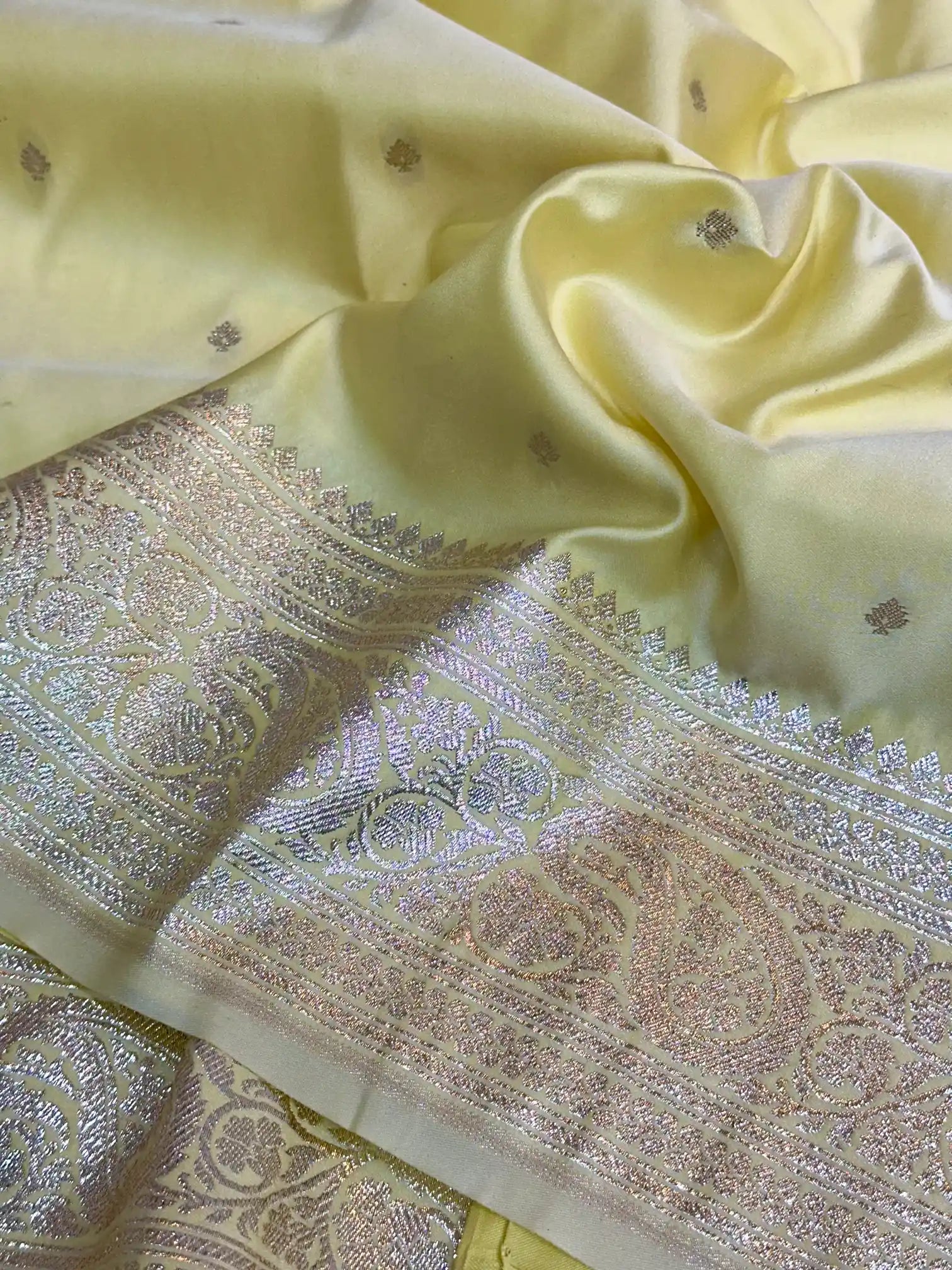 Cream Premium Mashru Katan Silk Banarasi Saree