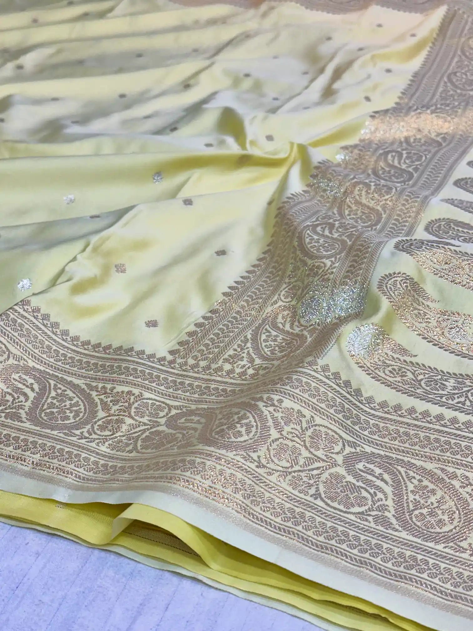 Cream Premium Mashru Katan Silk Banarasi Saree