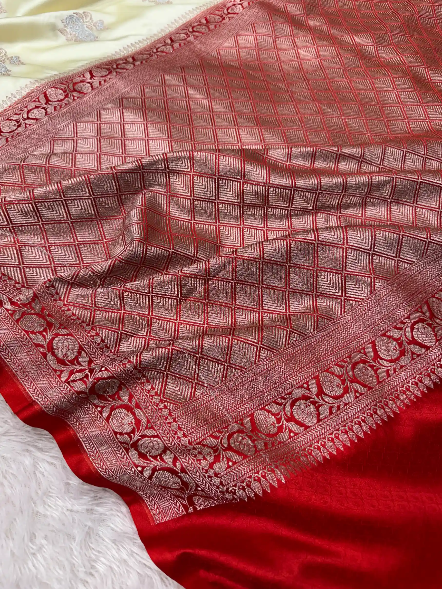 Cream Shade Mashru Katan Silk Silver Meena Buta Banarasi Saree