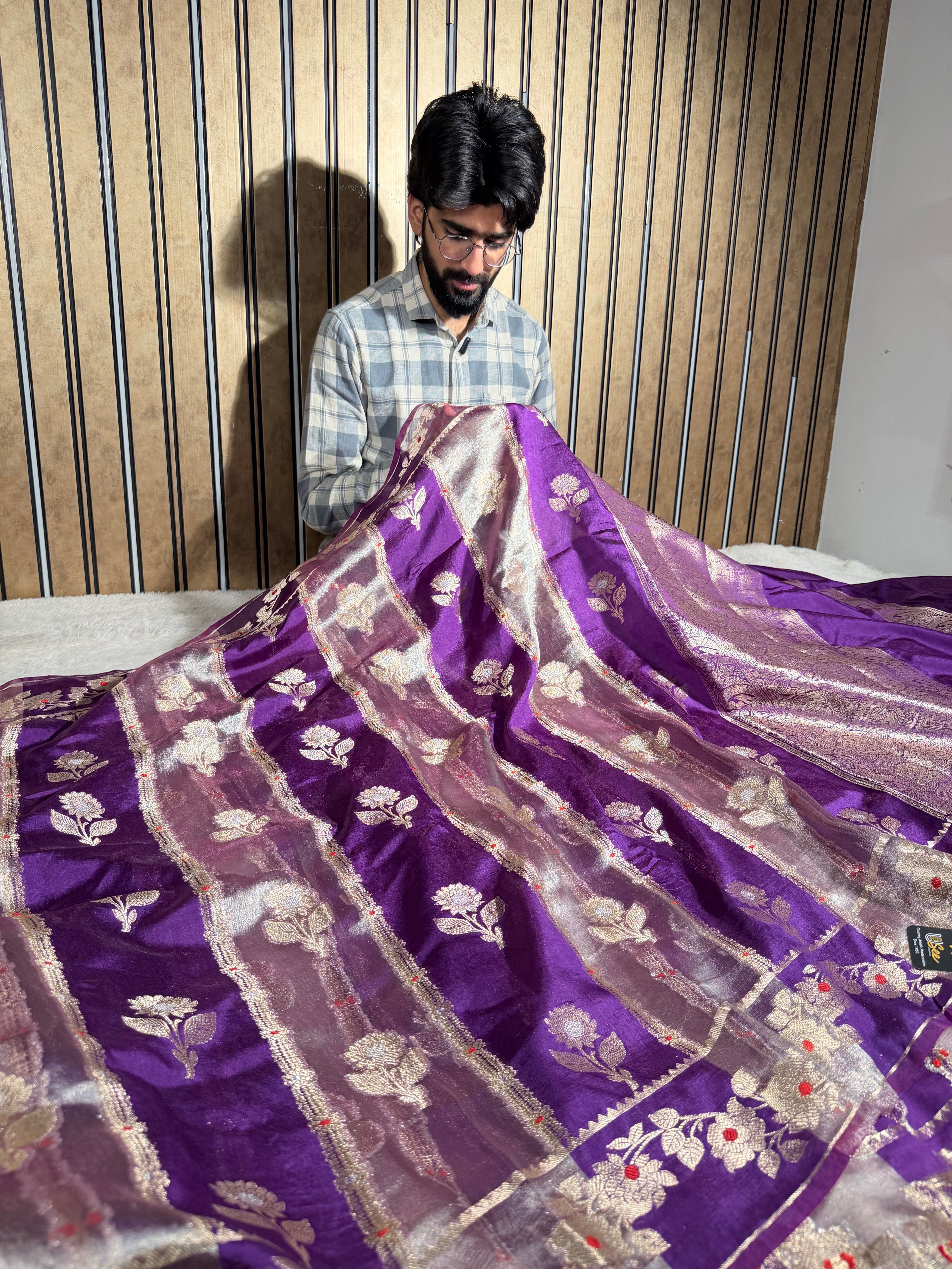 Bright Majenta Chinia Tissue Heritage Banarasi Saree