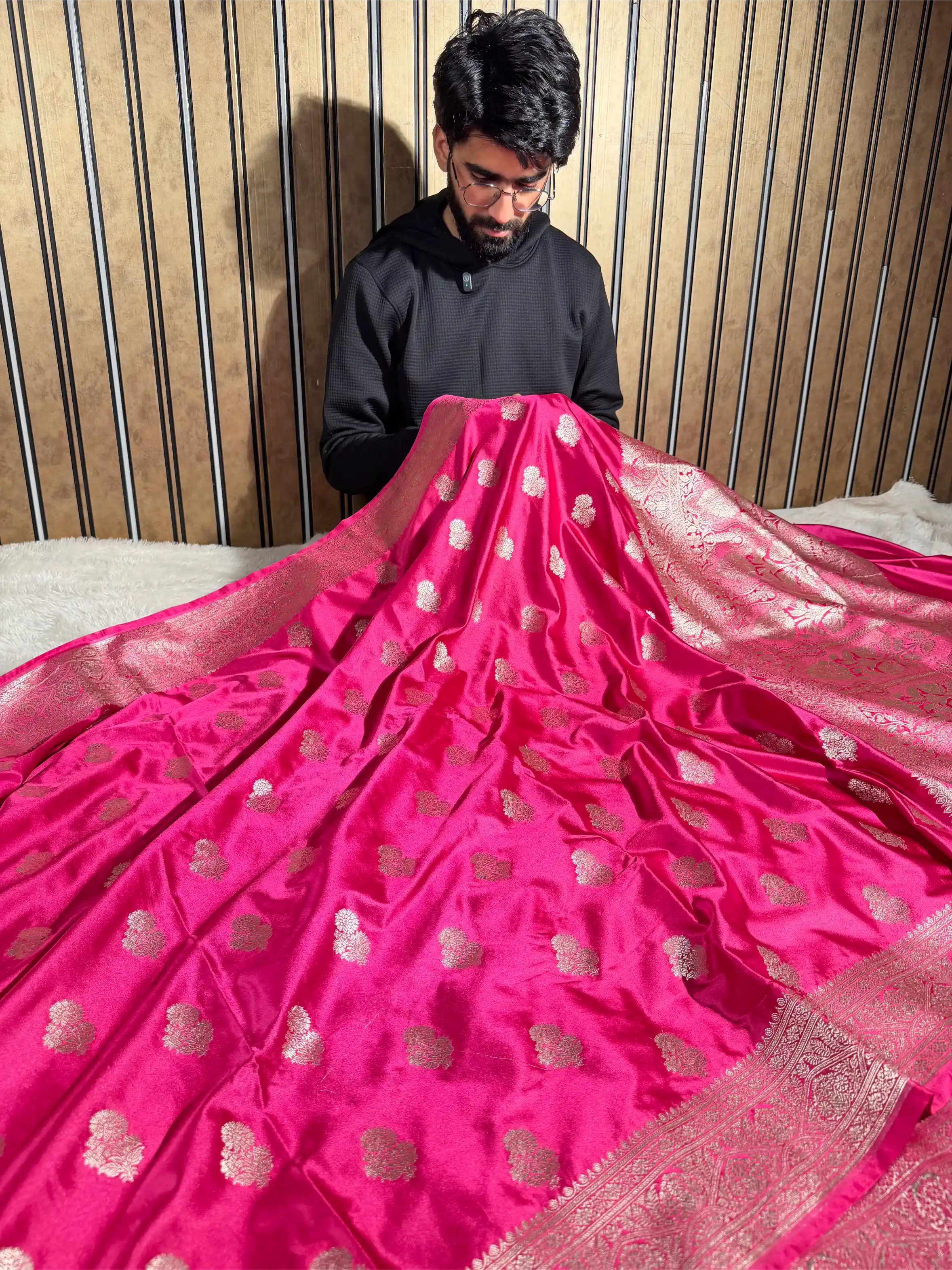 Dark Rani Mashru Katan Silk Traditional Buta Weave Banarasi Saree