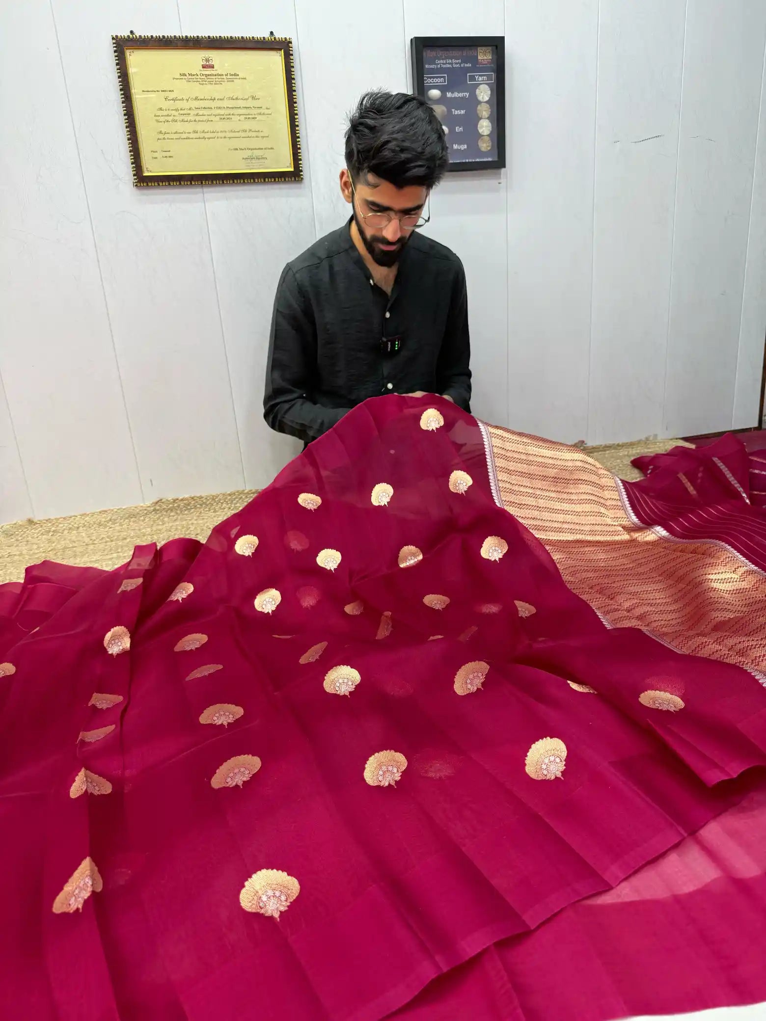 Dark Rani Pure Organza Silk Sona Roopa Buta Banarasi Saree