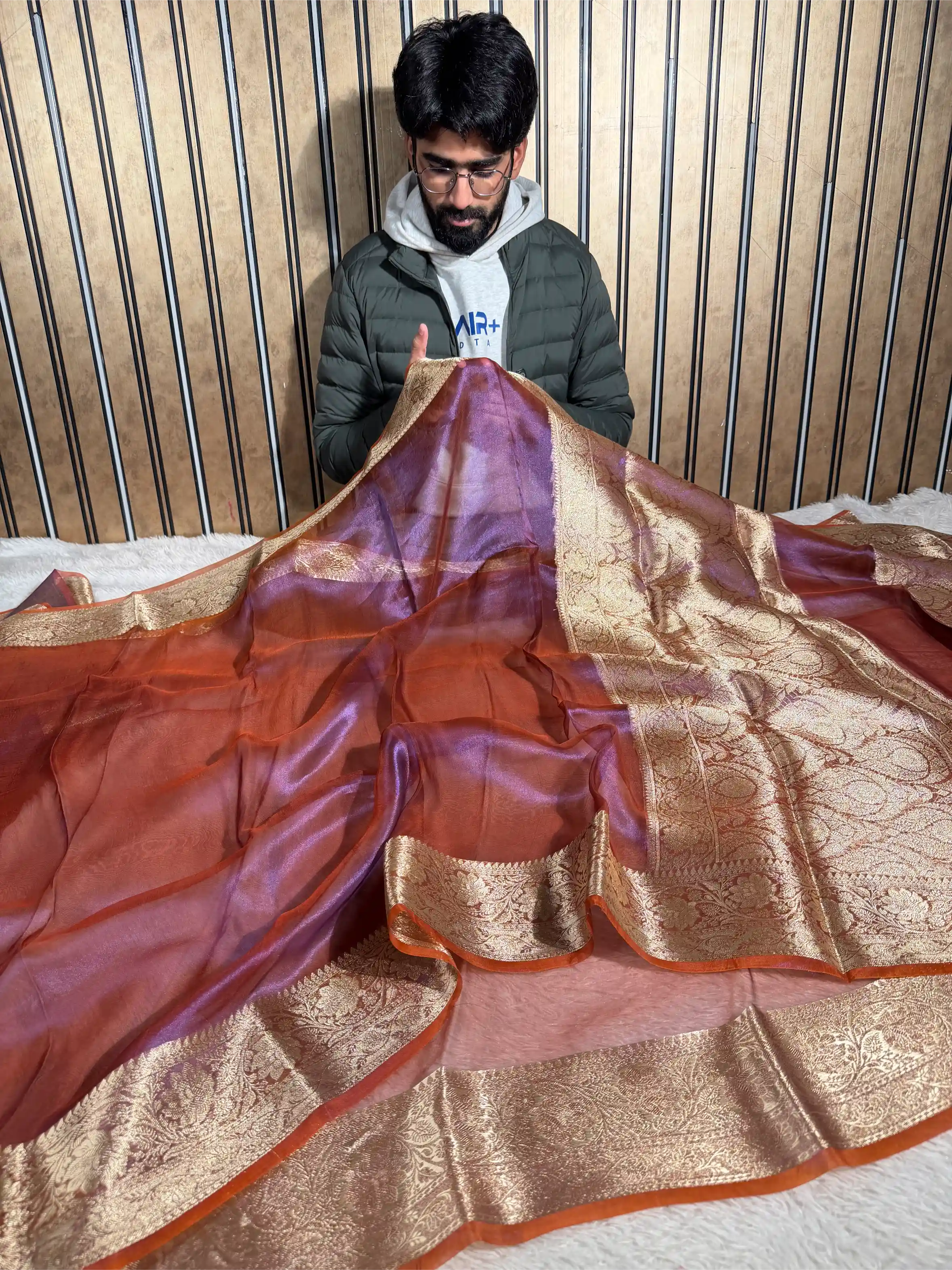 Dhoop-Chaon Purple 100% Pure Tissue Silk Jacquard Weave Banarasi Saree