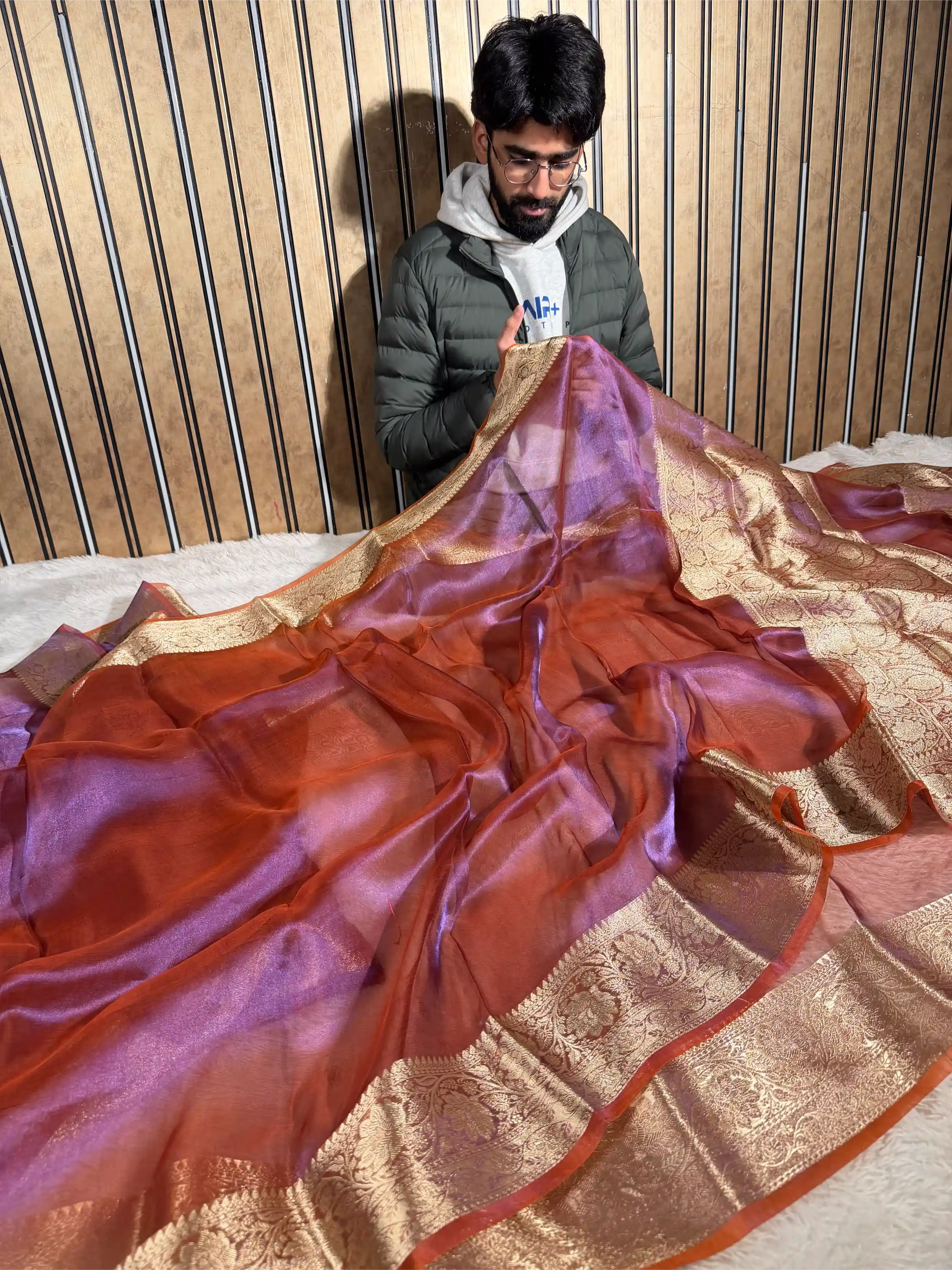 Dhoop-Chaon Purple 100% Pure Tissue Silk Jacquard Weave Banarasi Saree