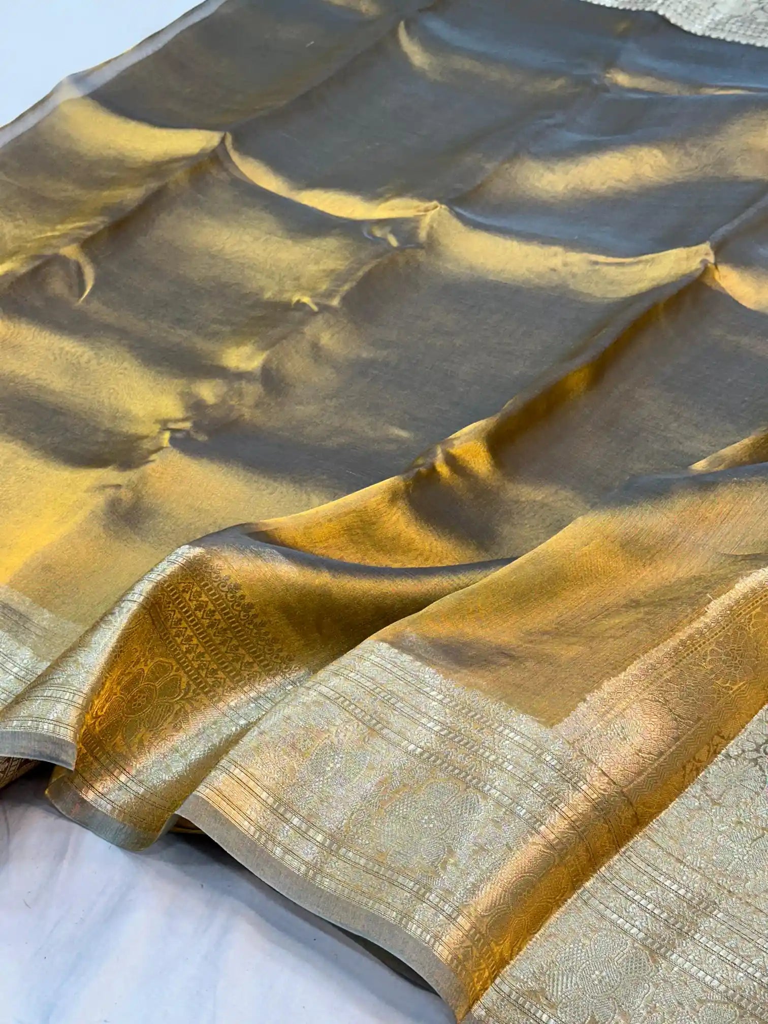 Dhoop Chaun Ombre Pure Tissue Silk Banarasi Saree