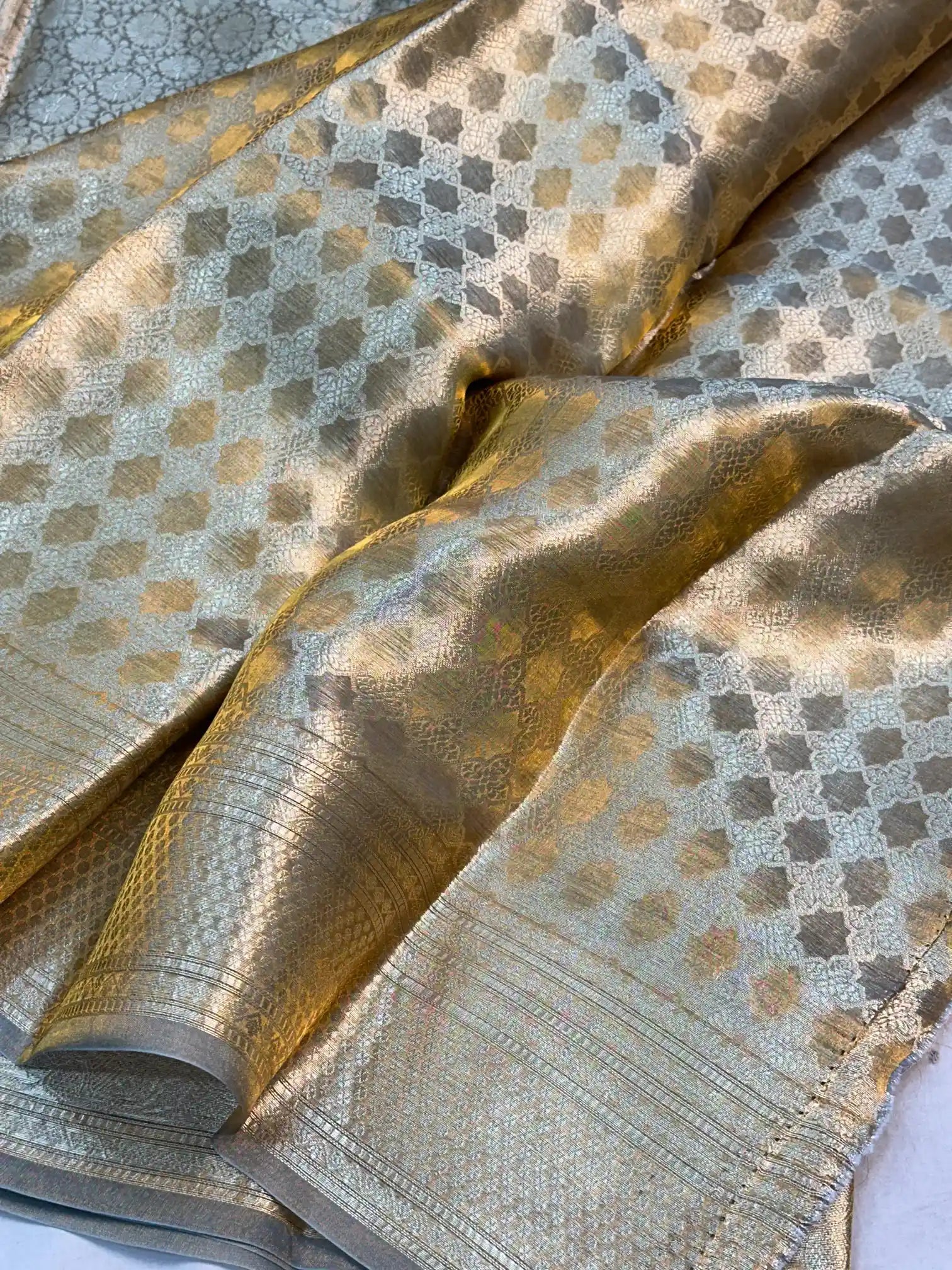 Dhoop Chaun Ombre Pure Tissue Silk Banarasi Saree