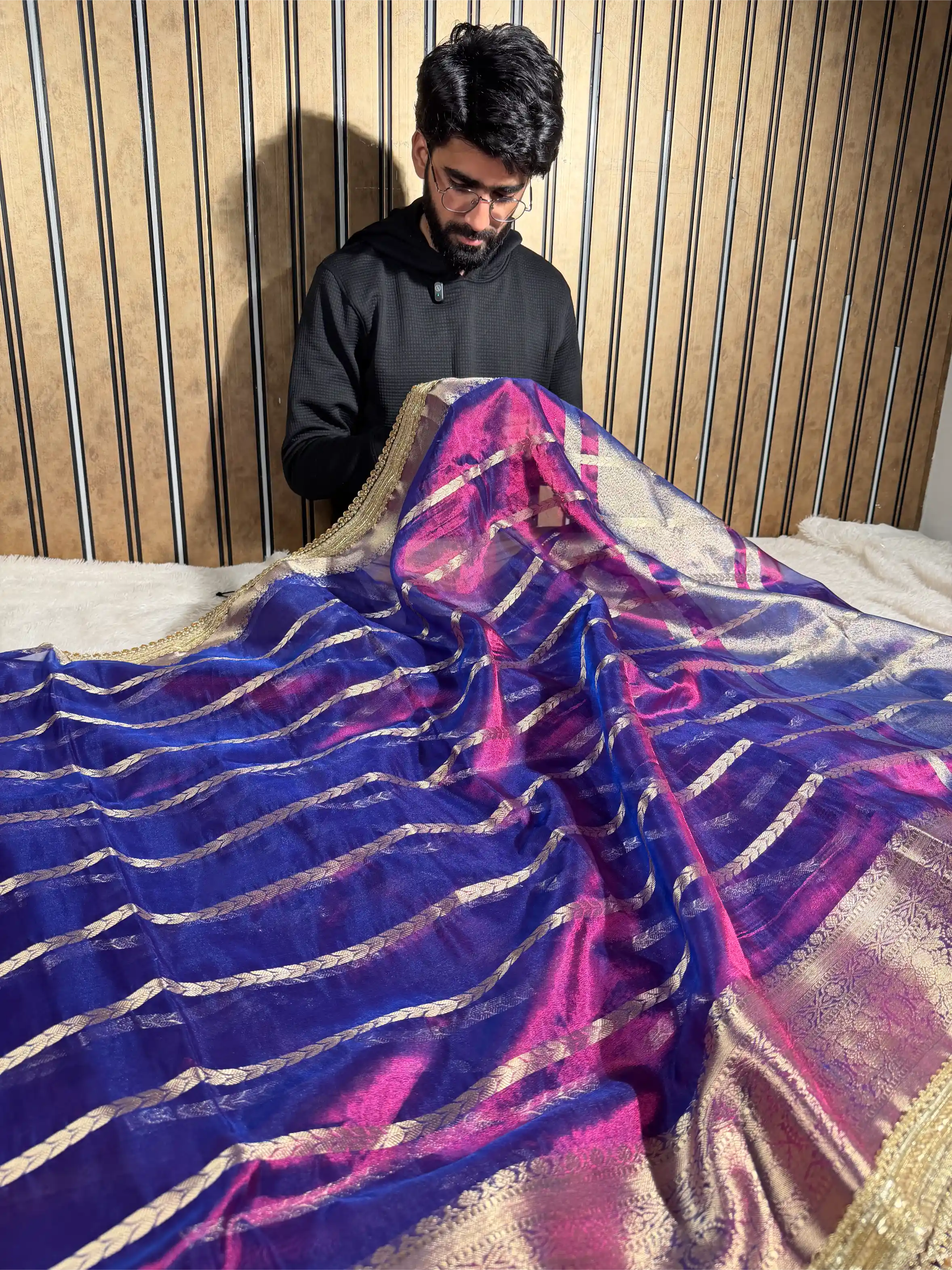 Dual Shaded Baigani Soft Tissue Silk Lace Work Banarasi Saree