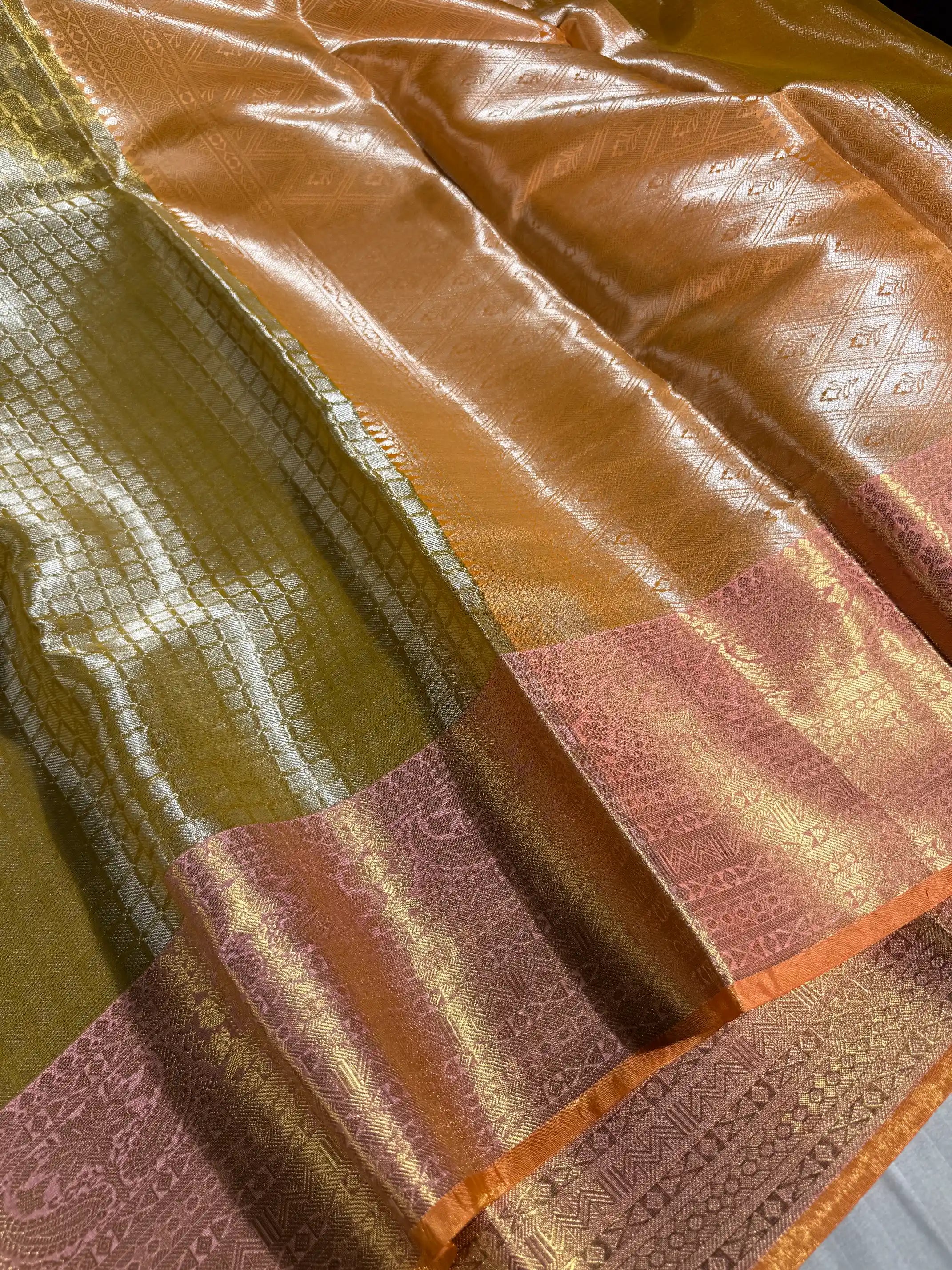Dual Shaded Checkered Weave Kanjivaram Tissue Silk Saree