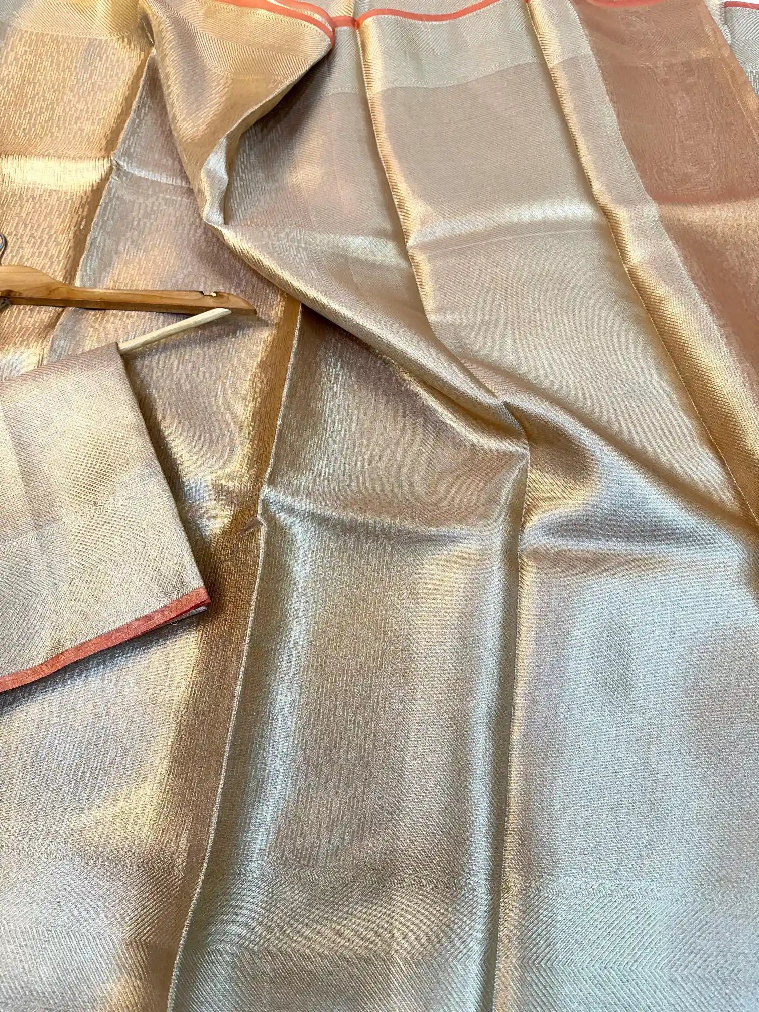 Dual Shaded Glass Tissue Silk Kanjivaram Brocade Saree