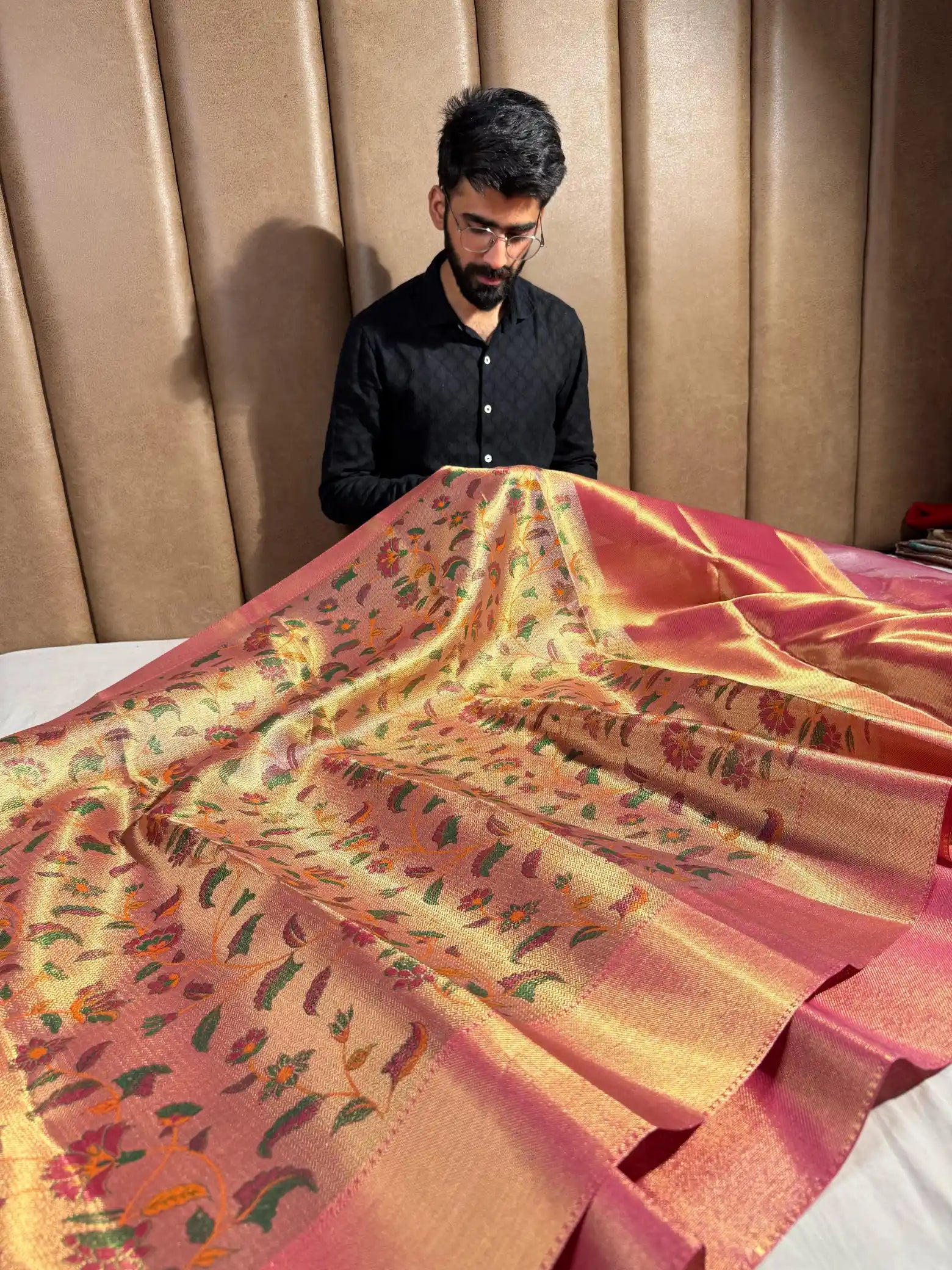 Dual Shaded Exclusive Kanjivaram Soft Tissue Silk Saree with Floral Prints in Dual Shaded Texture