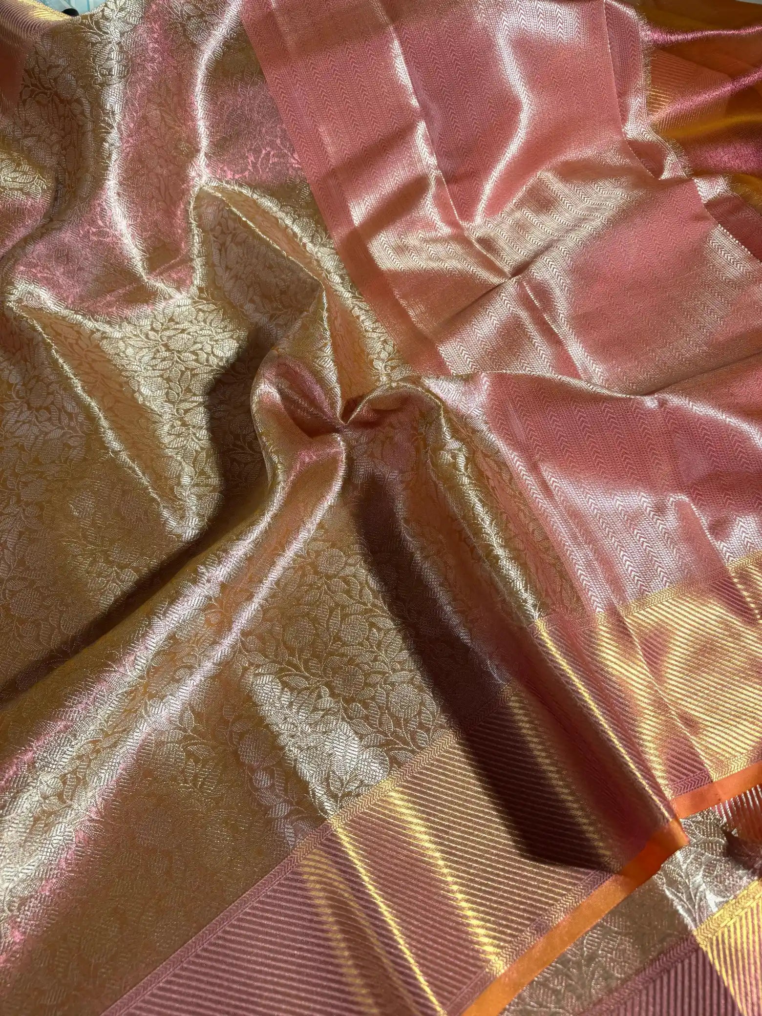 Dual Shaded Glaring Pink Shade Kanjivaram Tissue Saree in Dual Shaded Texture