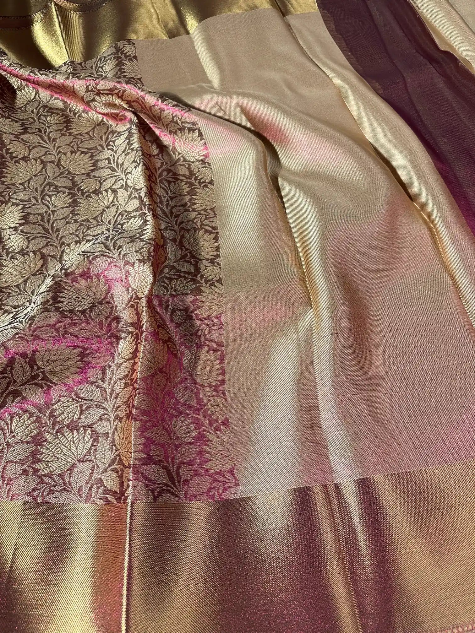 Dual Shaded Glass Tissue Silk Zari Floral Banarasi Saree
