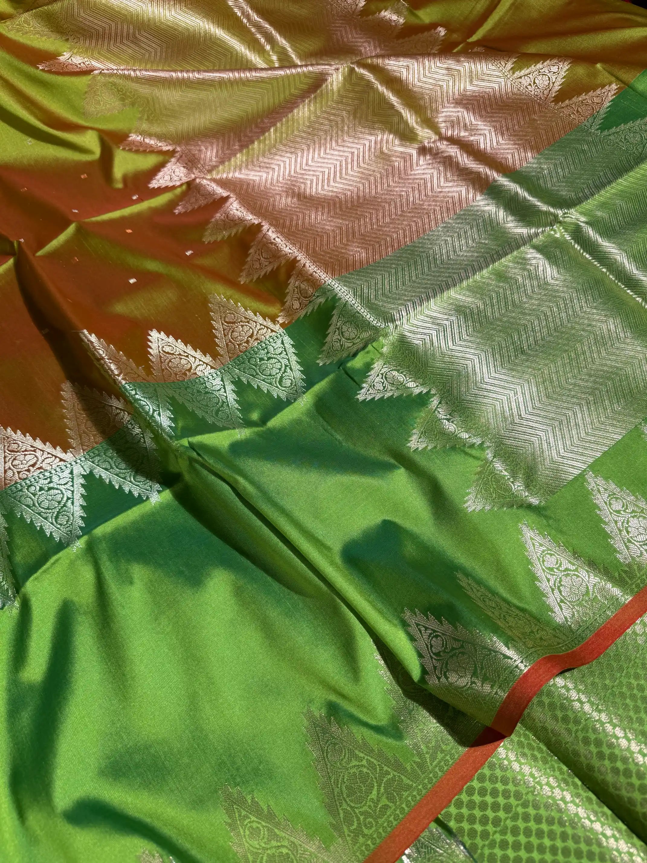 Dual Shaded Green Semi Katan Silk Contemporary Traditional Weave Banarasi Saree