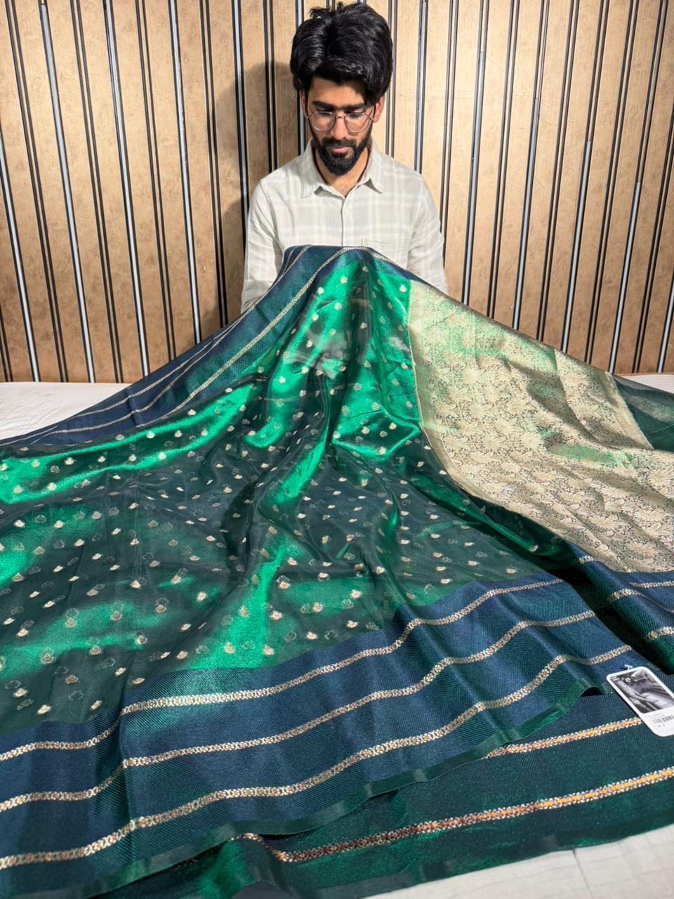 Dual Shaded Green Soft Tissue Silk Traditional Banarasi Saree